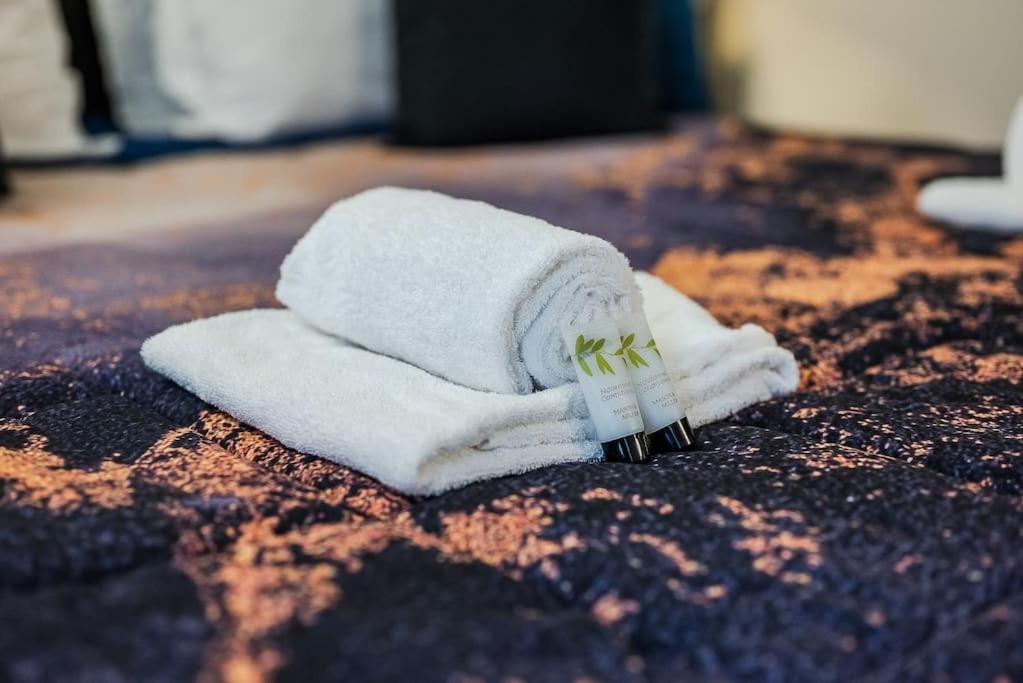 Villa Duomo - Jacuzzi E Terrazzo - Cinema - Free Parking - Gym