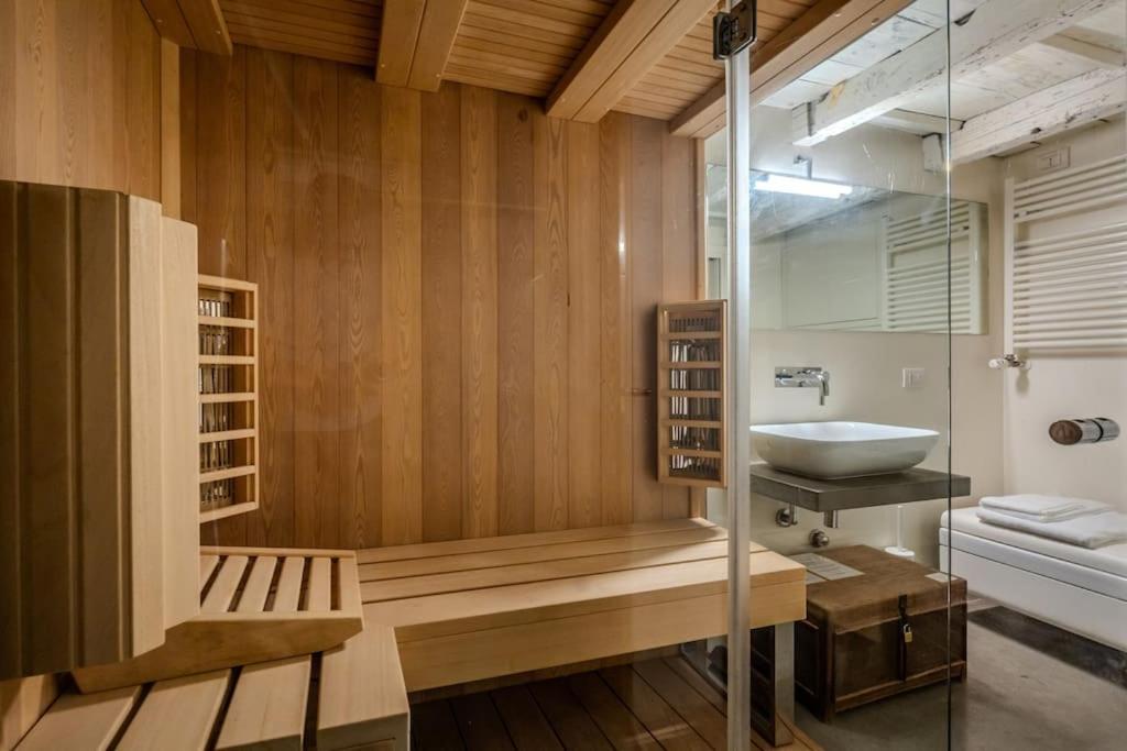 Apartment Duomo 8 Min Walk - Sauna Privata, Design & Wi-fi Milan