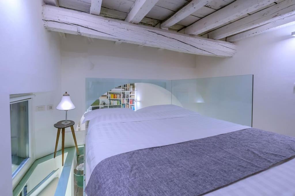 Apartment Duomo 8 Min Walk - Sauna Privata, Design & Wi-fi Milan