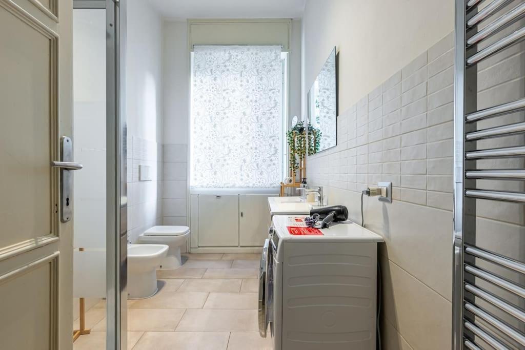 Apartment 4 Bedrooms, 10 Guests, 250sqm, Terrace, 5mn Duomo Milan