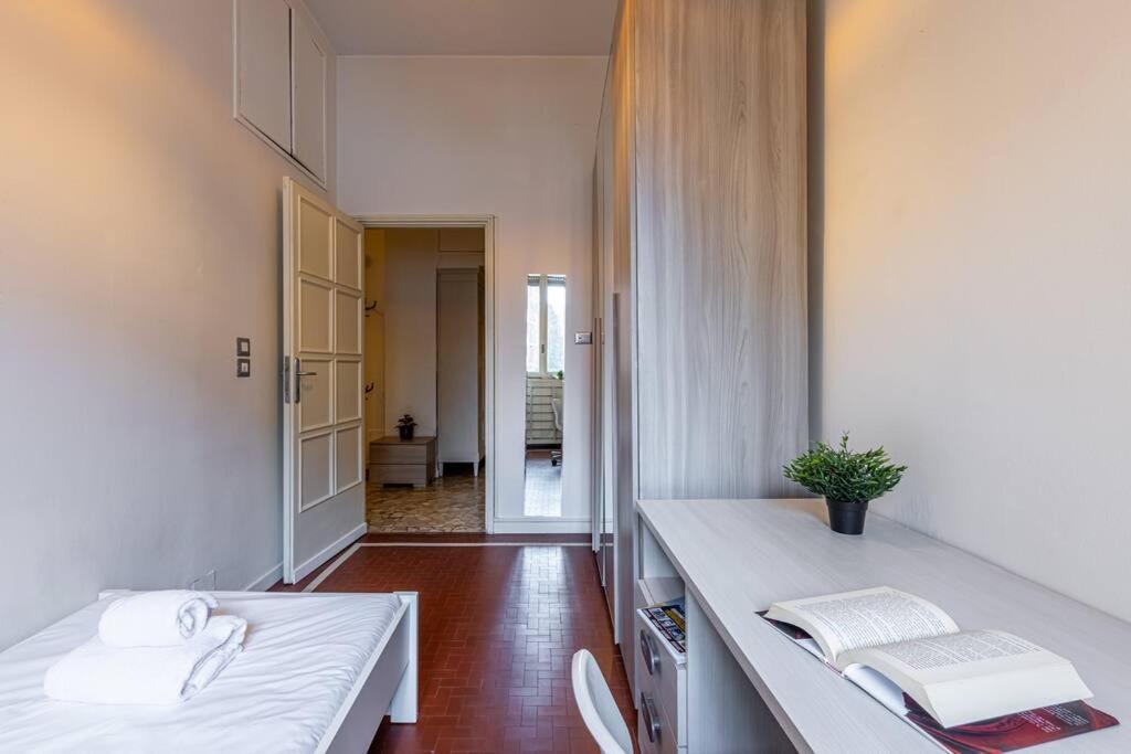 4 Bedrooms, 10 Guests, 250sqm, Terrace, 5mn Duomo Milan