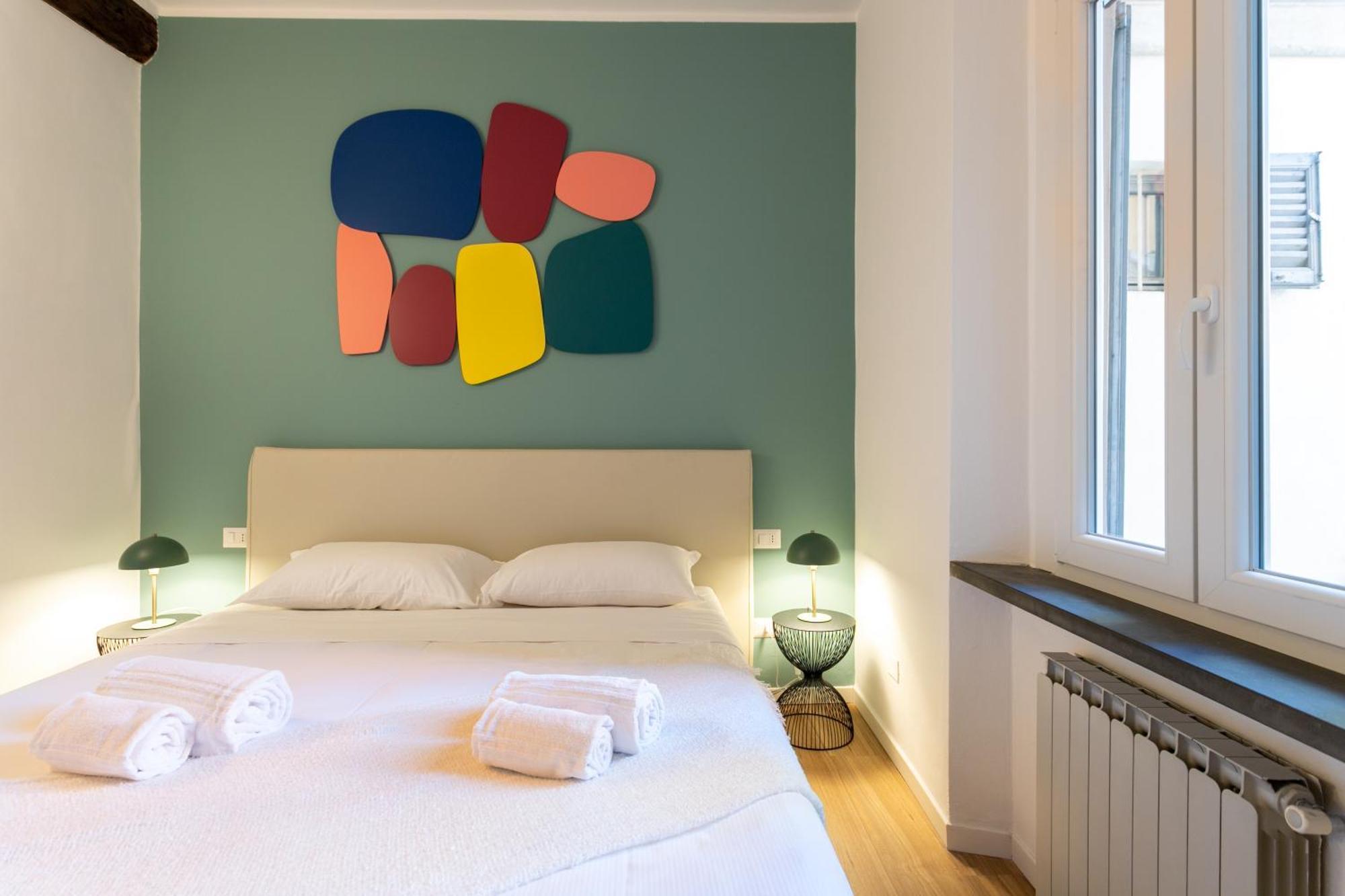 Co99- Large Lanzone Apartment Milan
