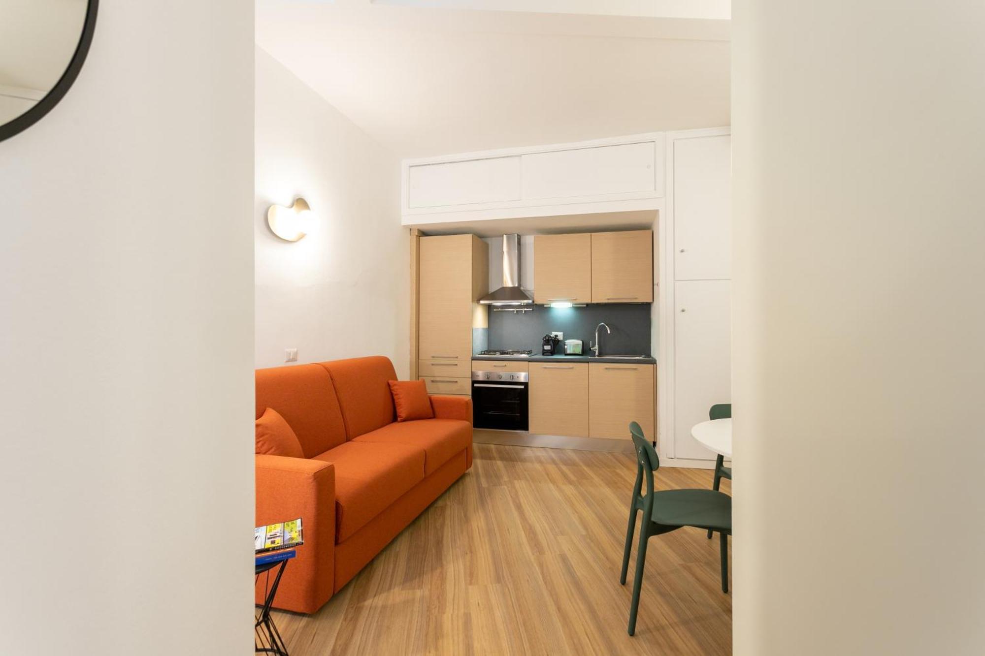 Apartment Co99- Large Lanzone *