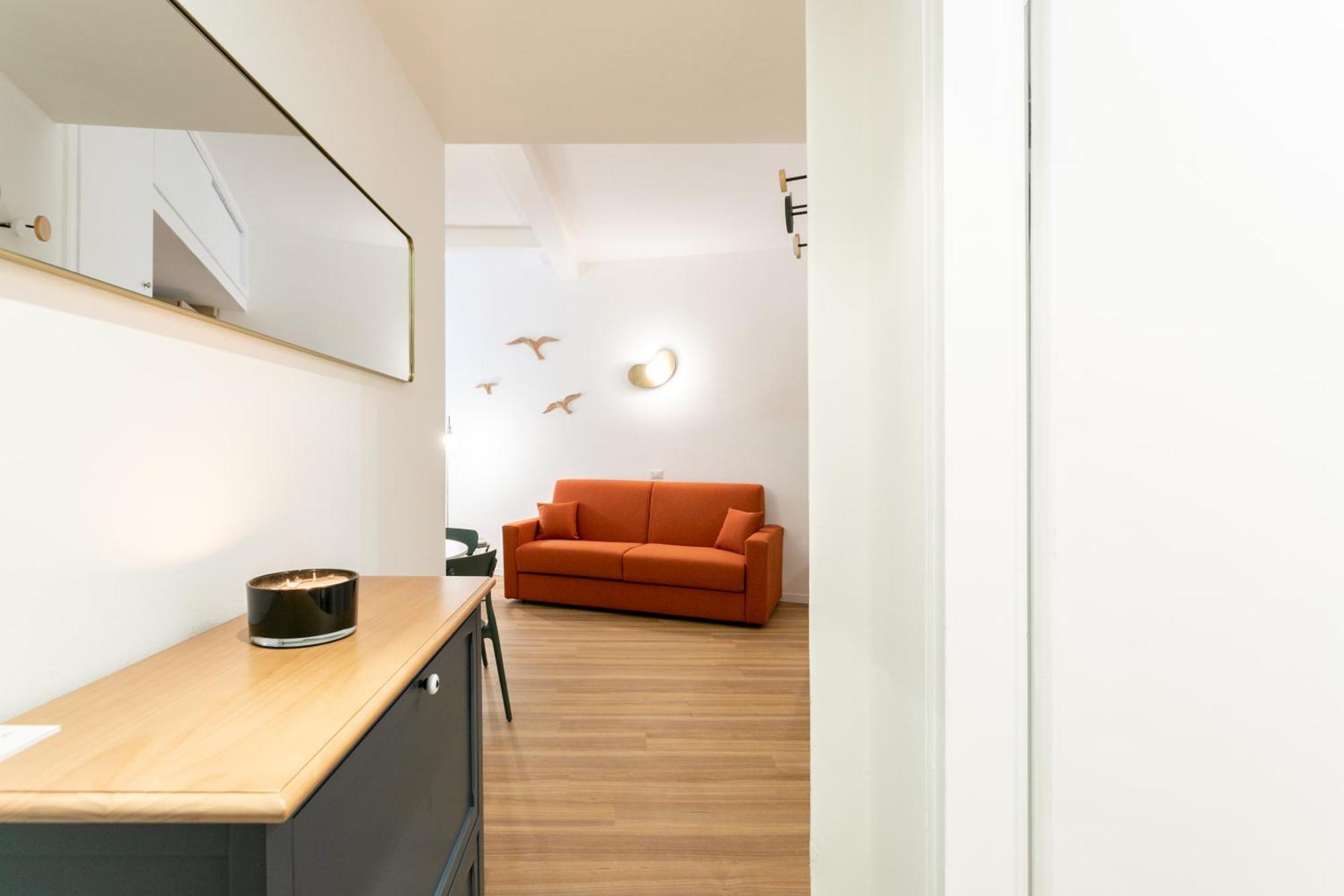 Co99- Large Lanzone Apartment *