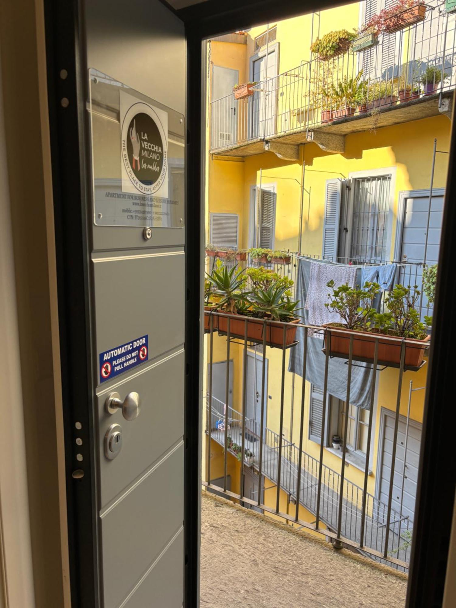 La Vecchia Milano-les Nubles Vannucci - Il Ballatoio E Il Cortile Apartment