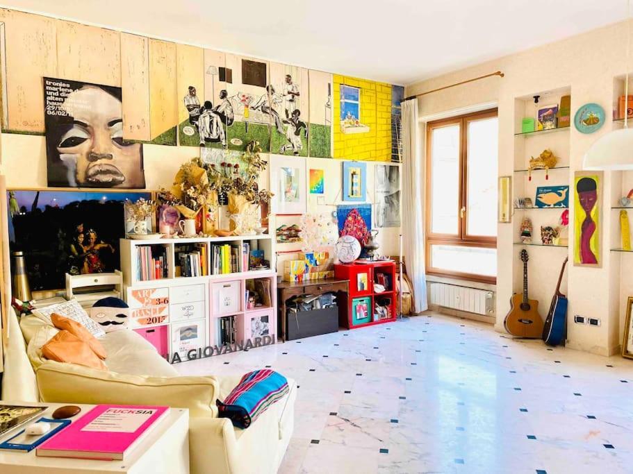 Artistic 2-bedroom Apartment
