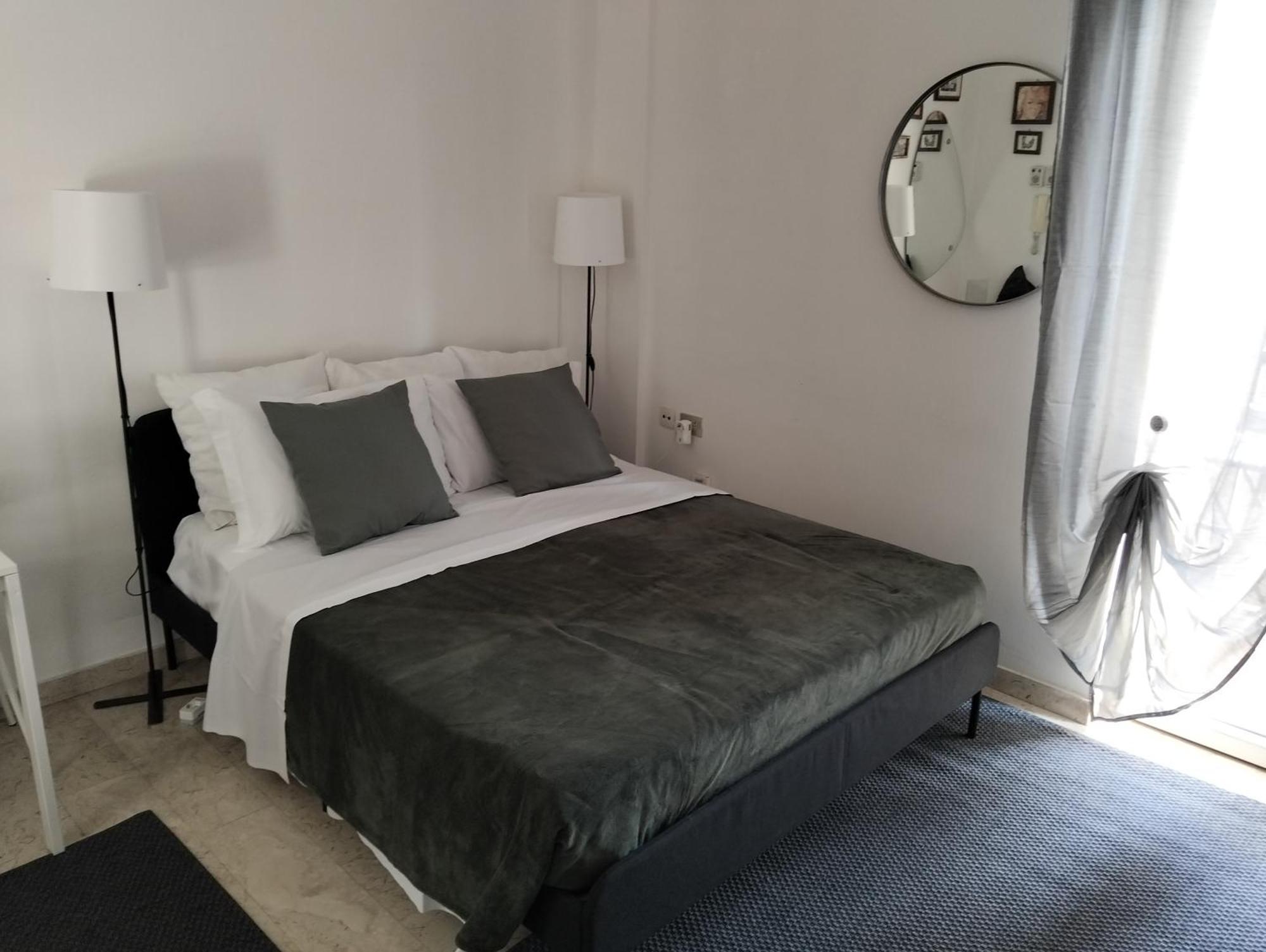 Short Rent Porta Vittoria Apartment *