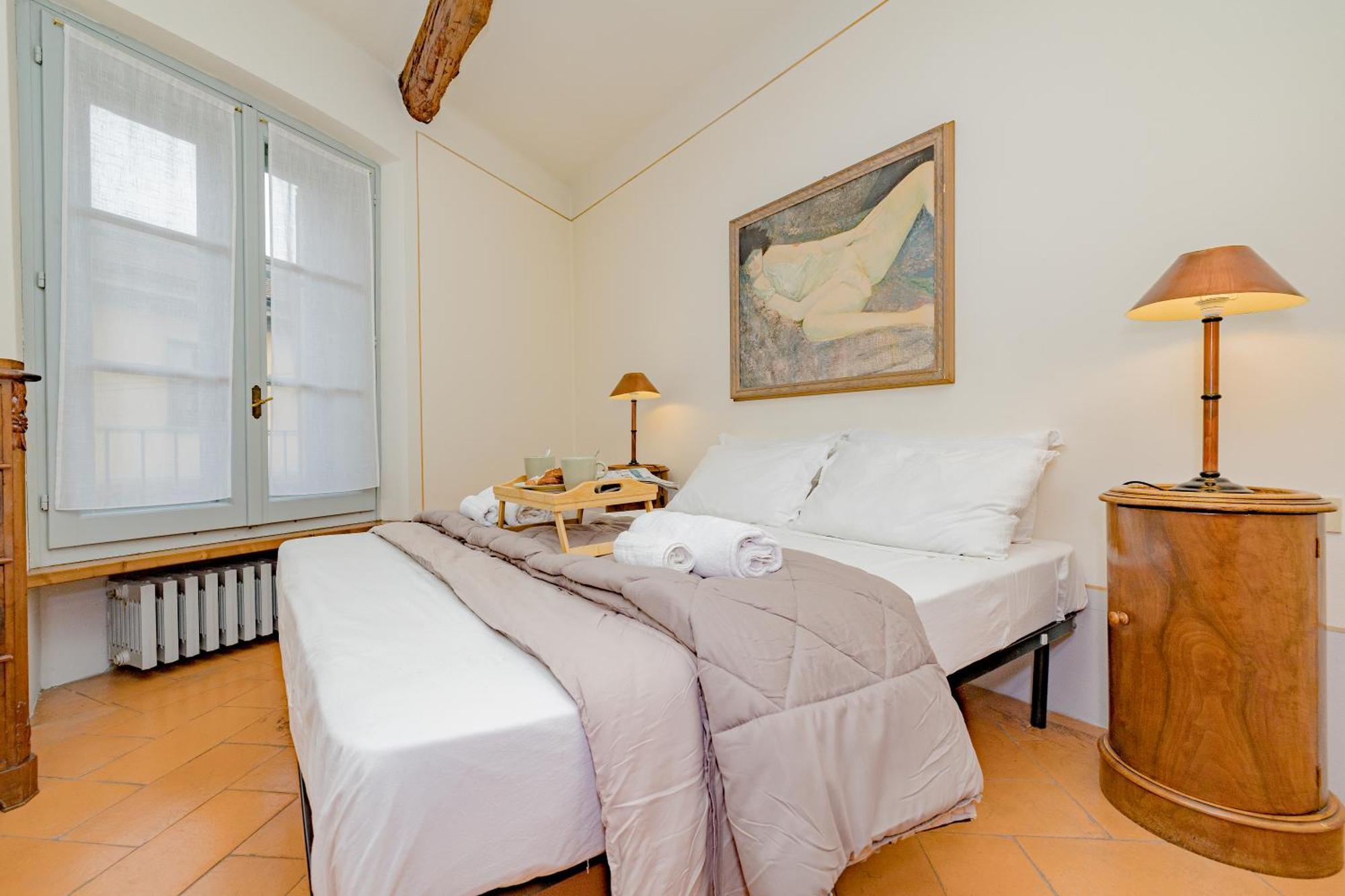Luxury Naviglio House - 10 Min Cathedral Apartment