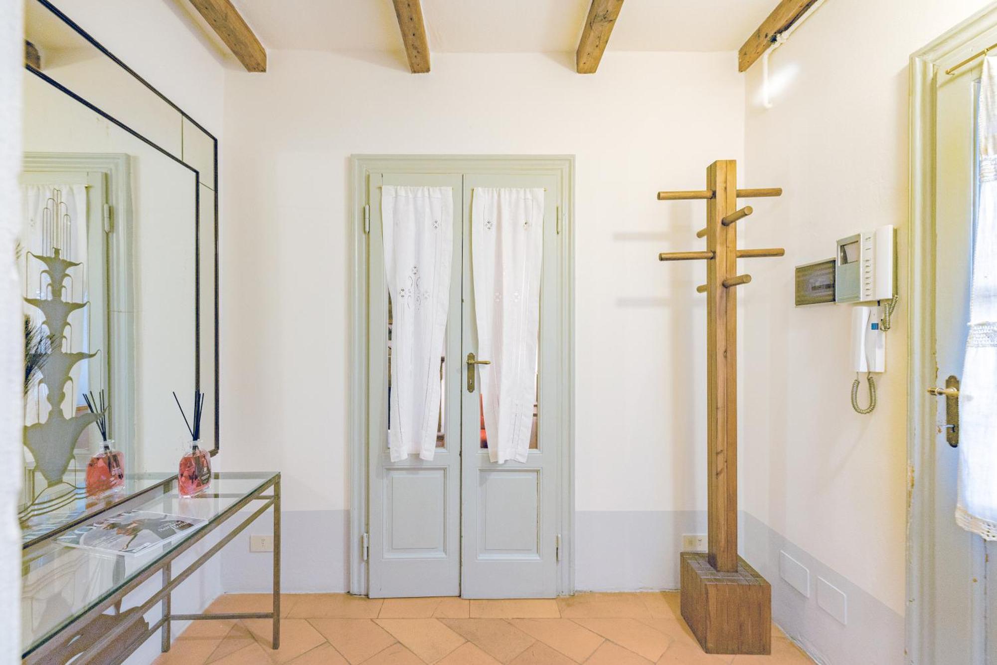 Apartment Luxury Naviglio House - 10 Min Cathedral Milan