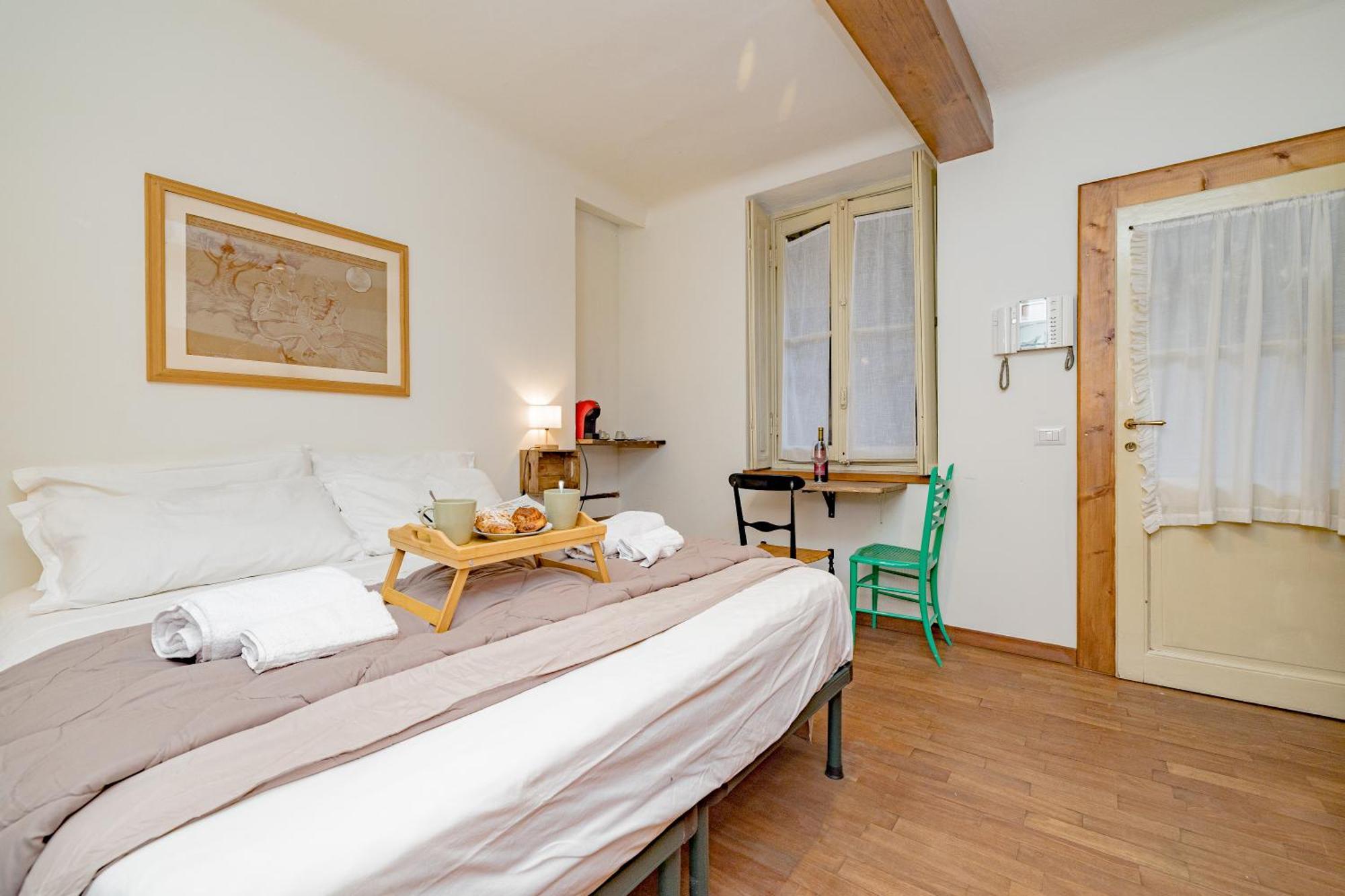Luxury Naviglio House - 10 Min Cathedral Apartment *