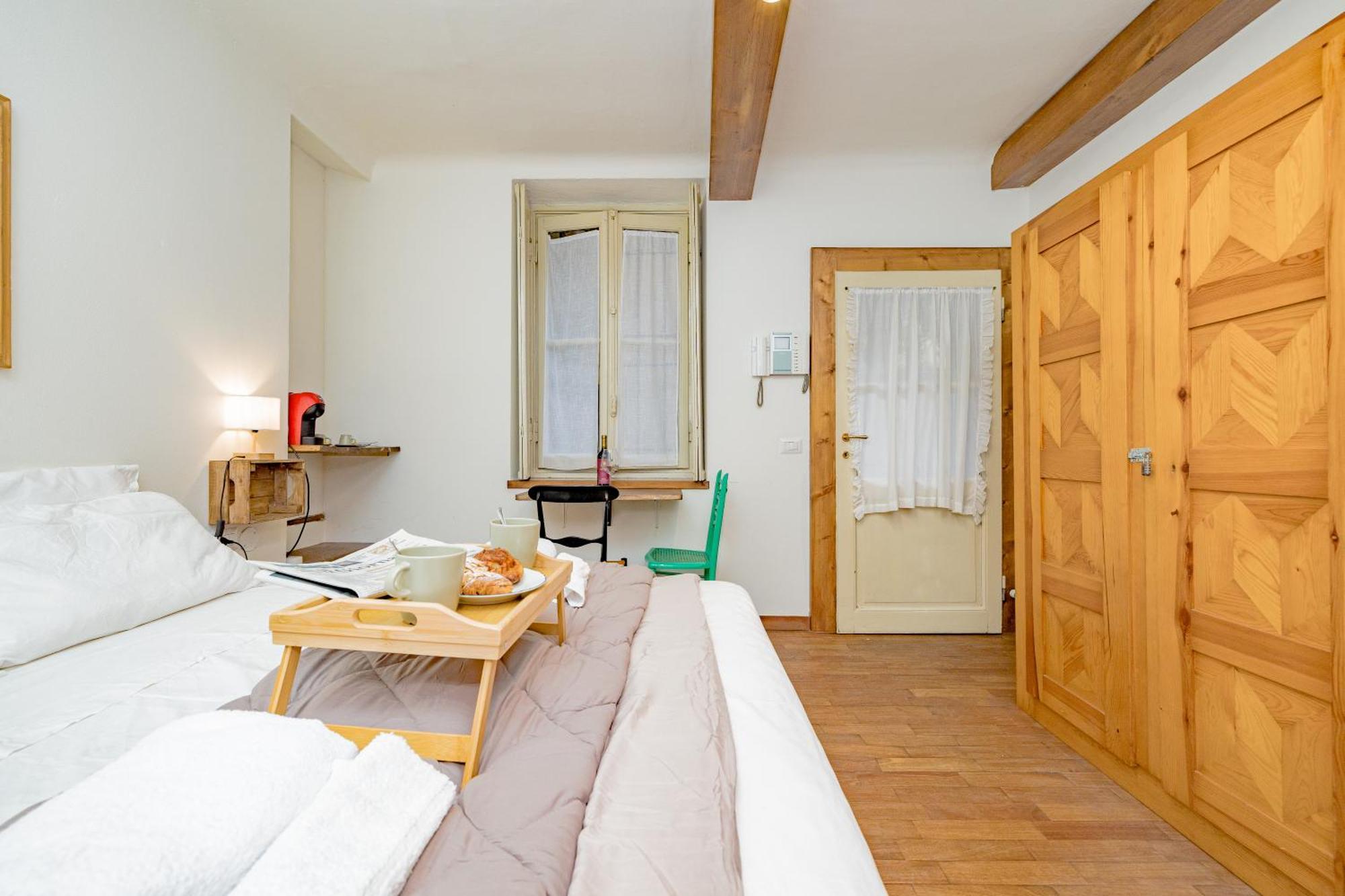 Luxury Naviglio House - 10 Min Cathedral Apartment *