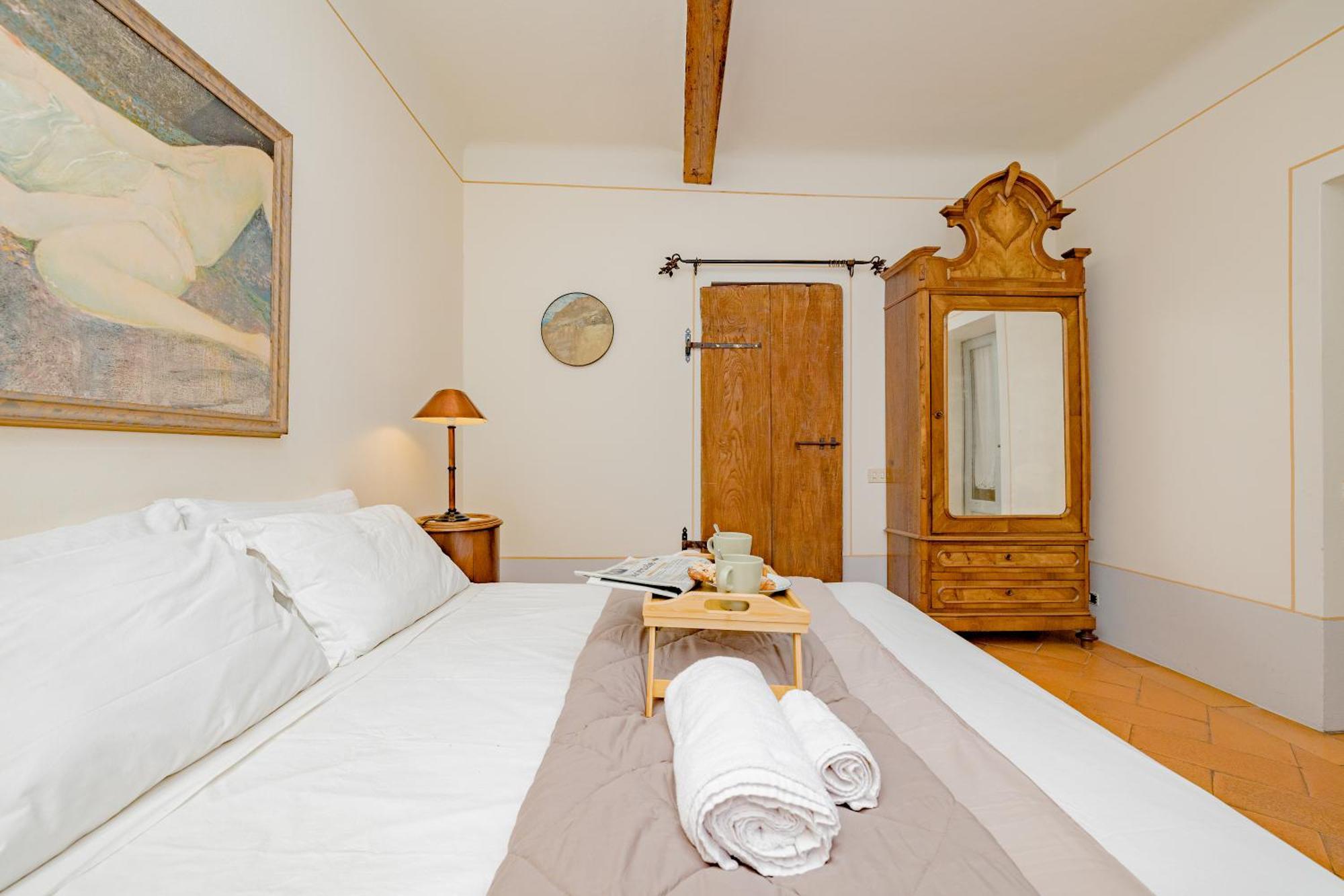 Luxury Naviglio House - 10 Min Cathedral Apartment Milan