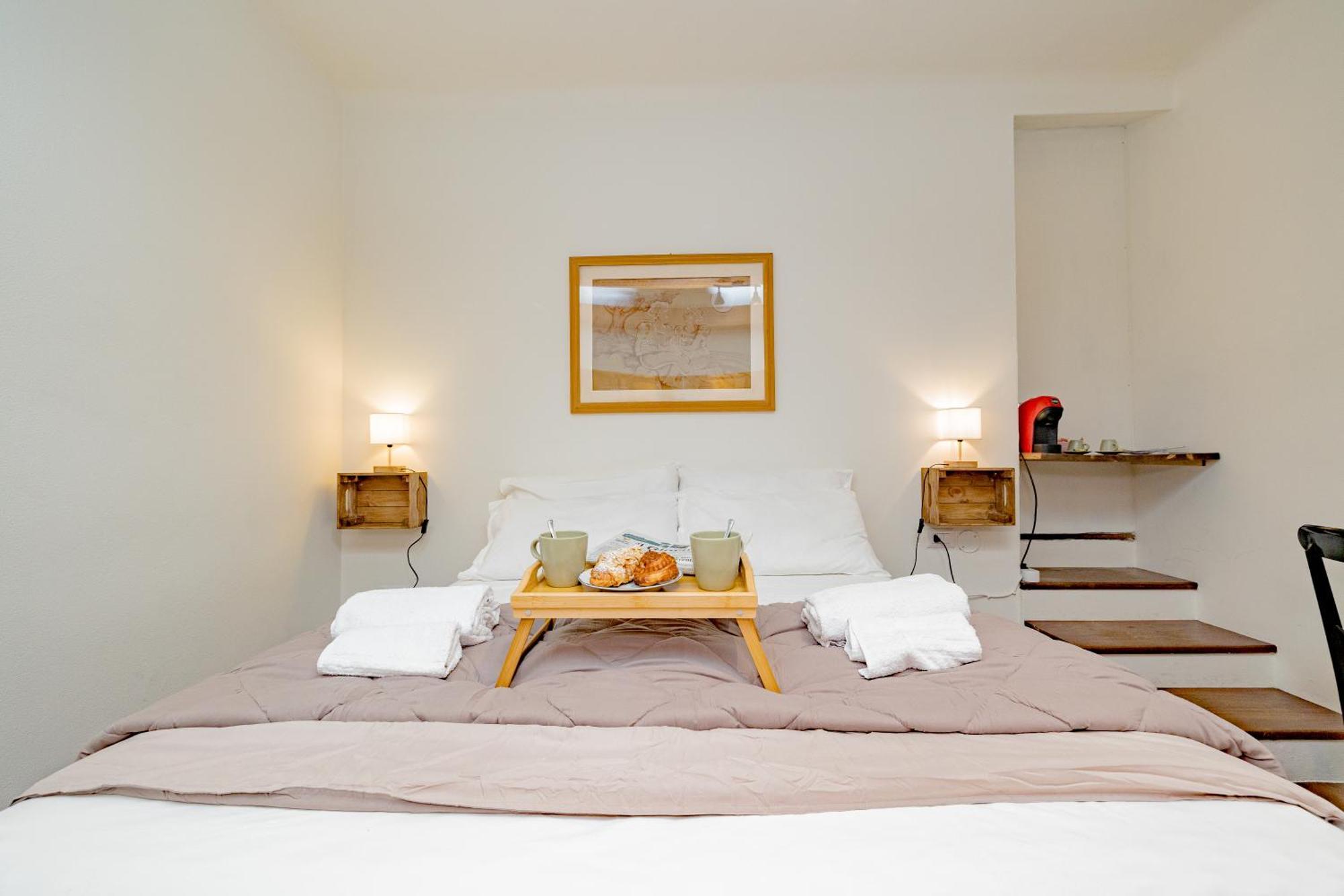 Luxury Naviglio House - 10 Min Cathedral Apartment