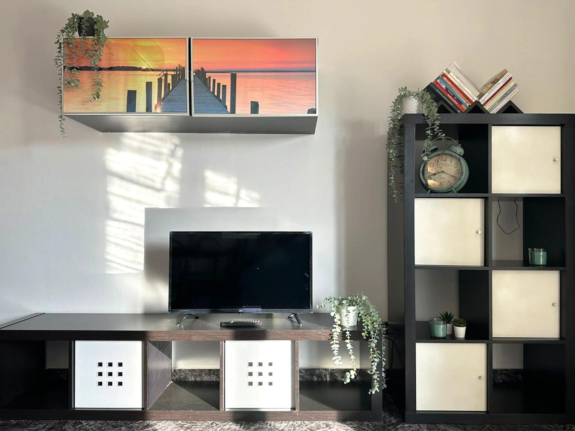 Red House - Beautiful - Metro M1 Apartment Milan
