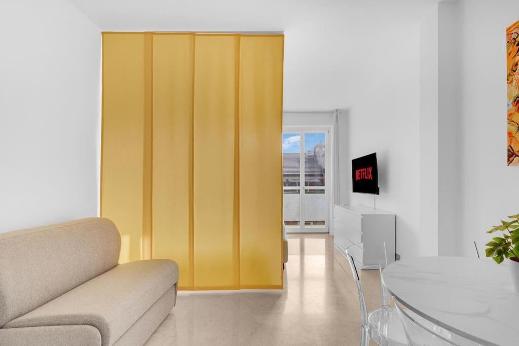 Apartment Yellow Flat Milan