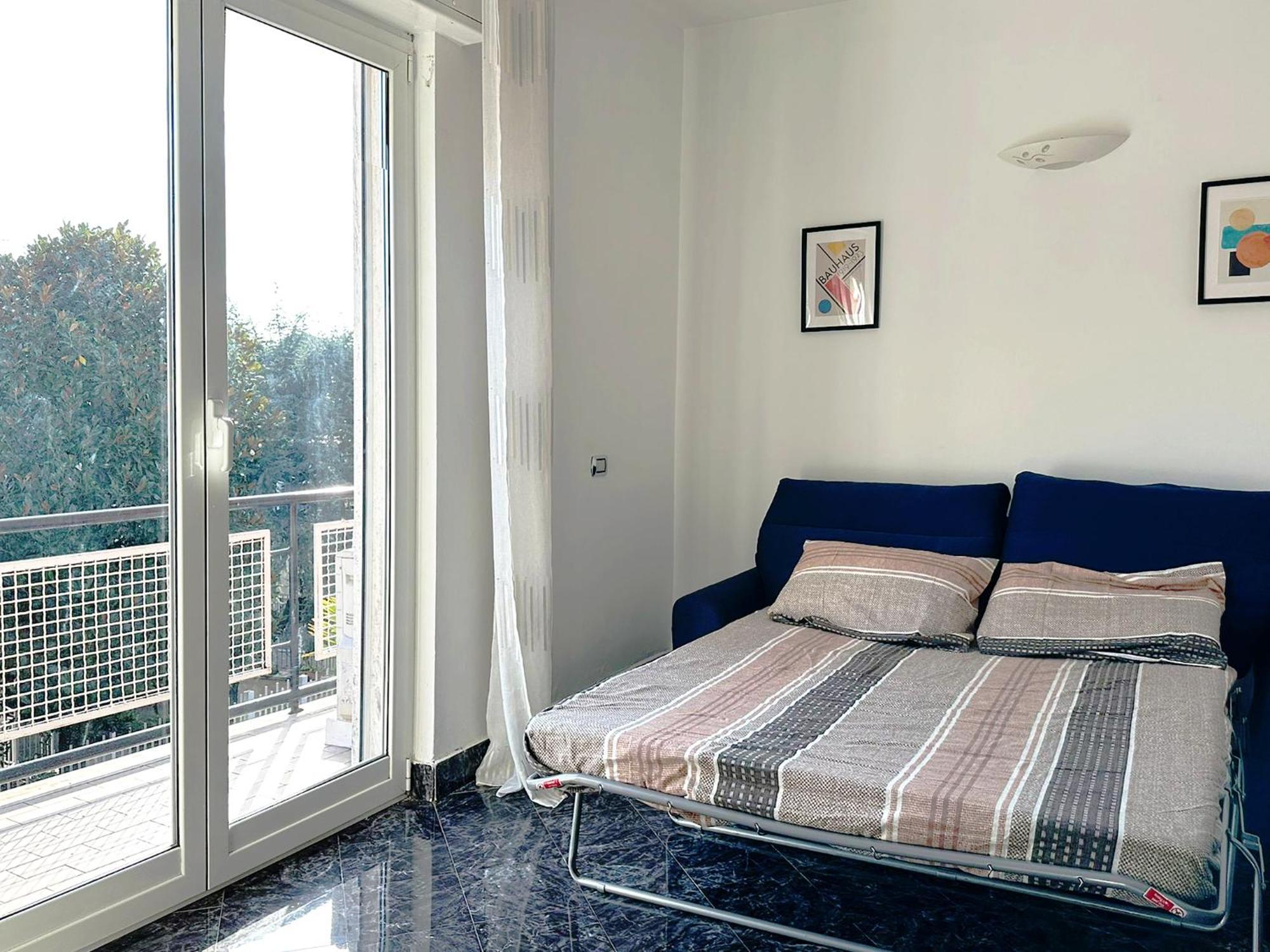 Apartment Red House - Beautiful - Metro M1