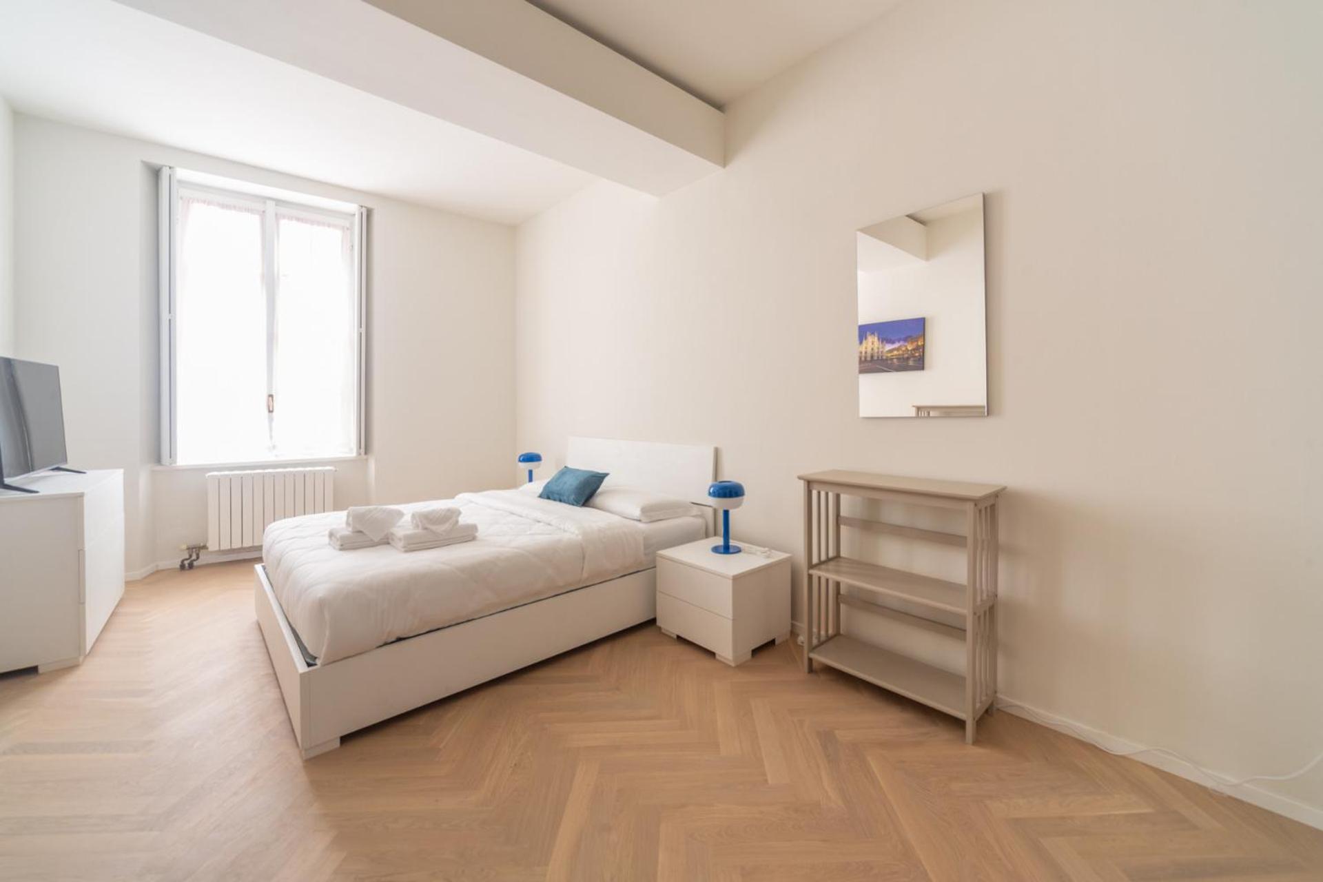 Apartment Charming 2-bedroom In Milanese Building Milan