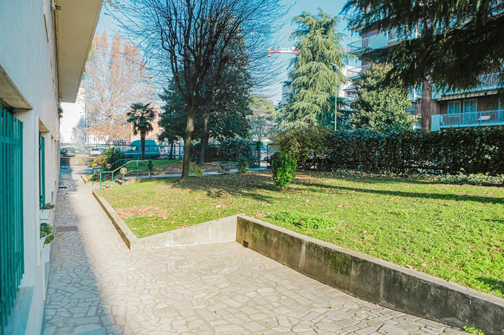 Prada-ieo-bocconi-wi-fi Free-ac Apartment *