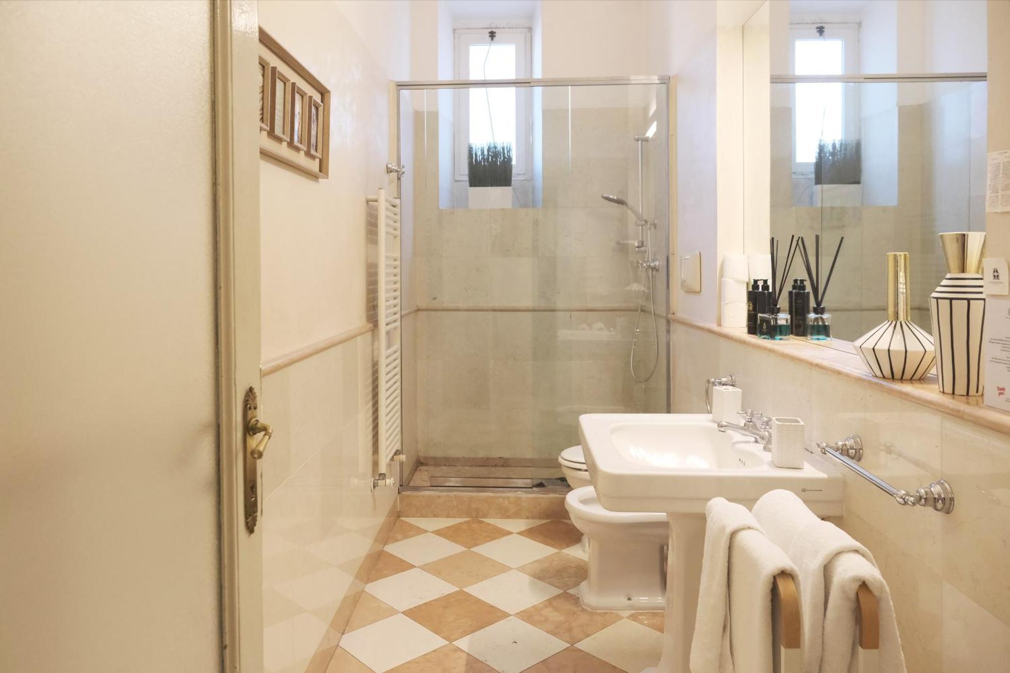 Apartment Comecasa 2 Bedrooms In Via Curtatone