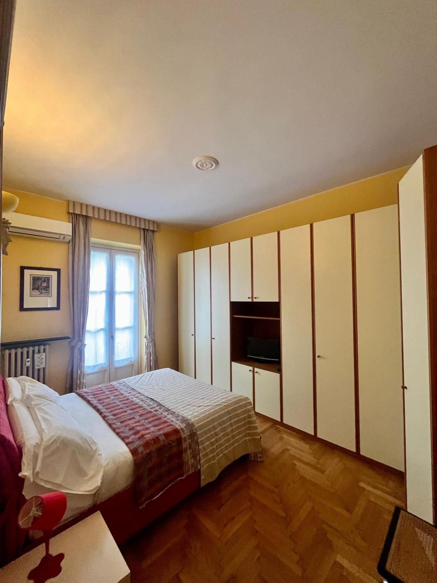 Bright Apartment *