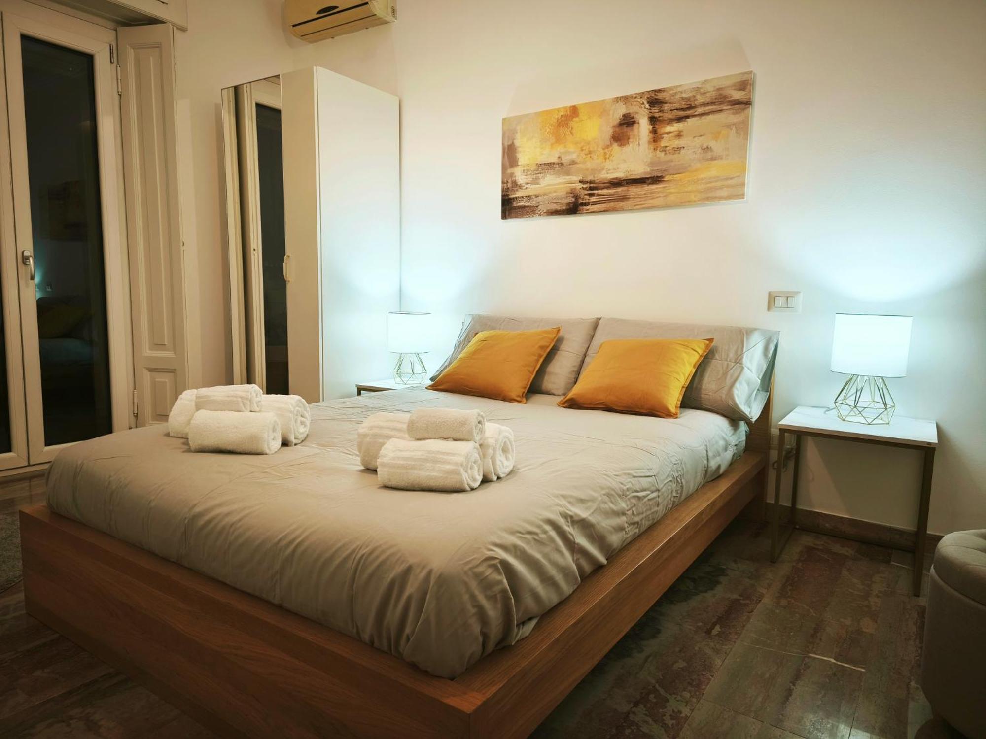 Elegant View Flat Adjacent Metro *