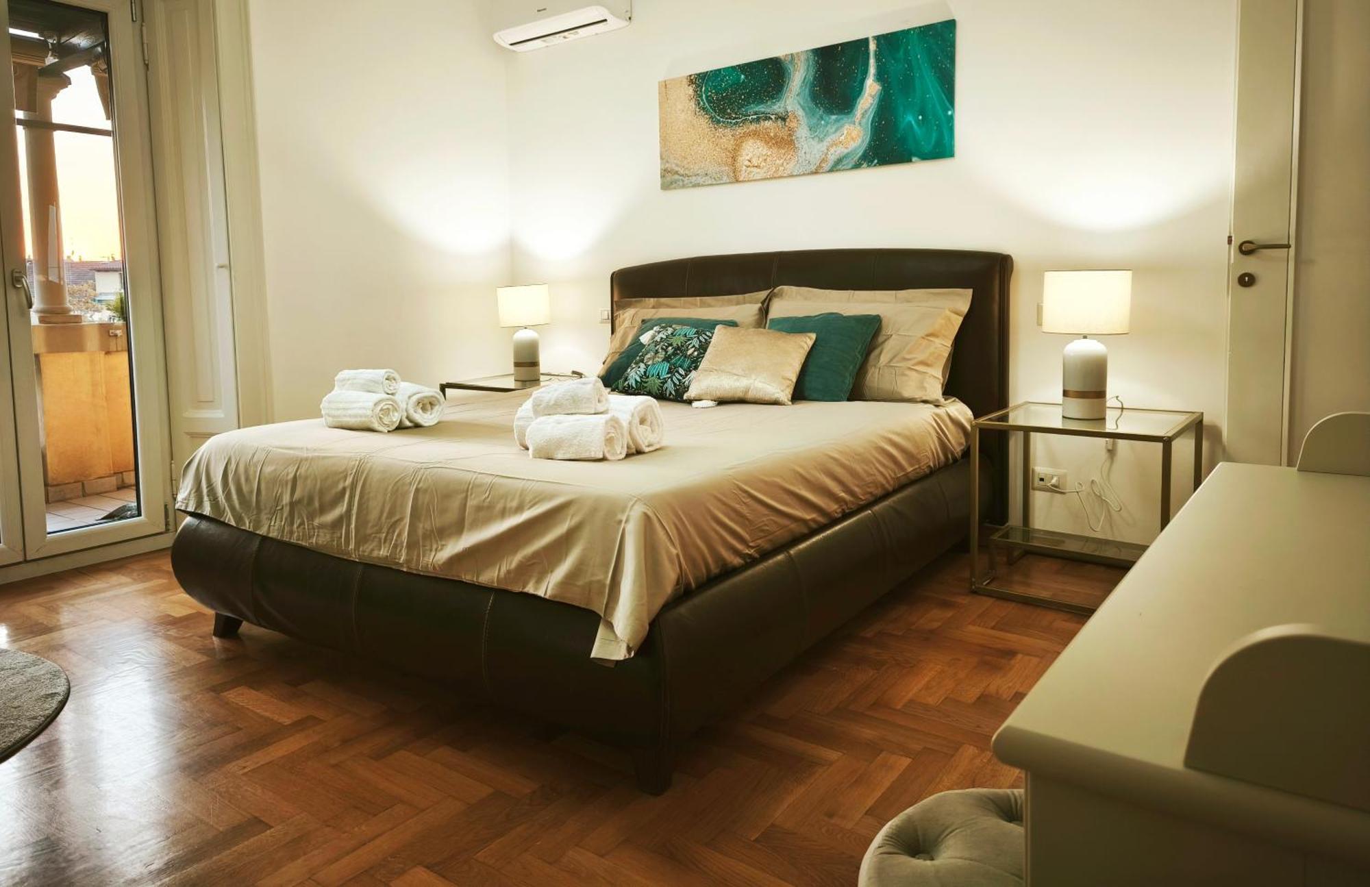 Apartment Elegant View Flat Adjacent Metro Milan
