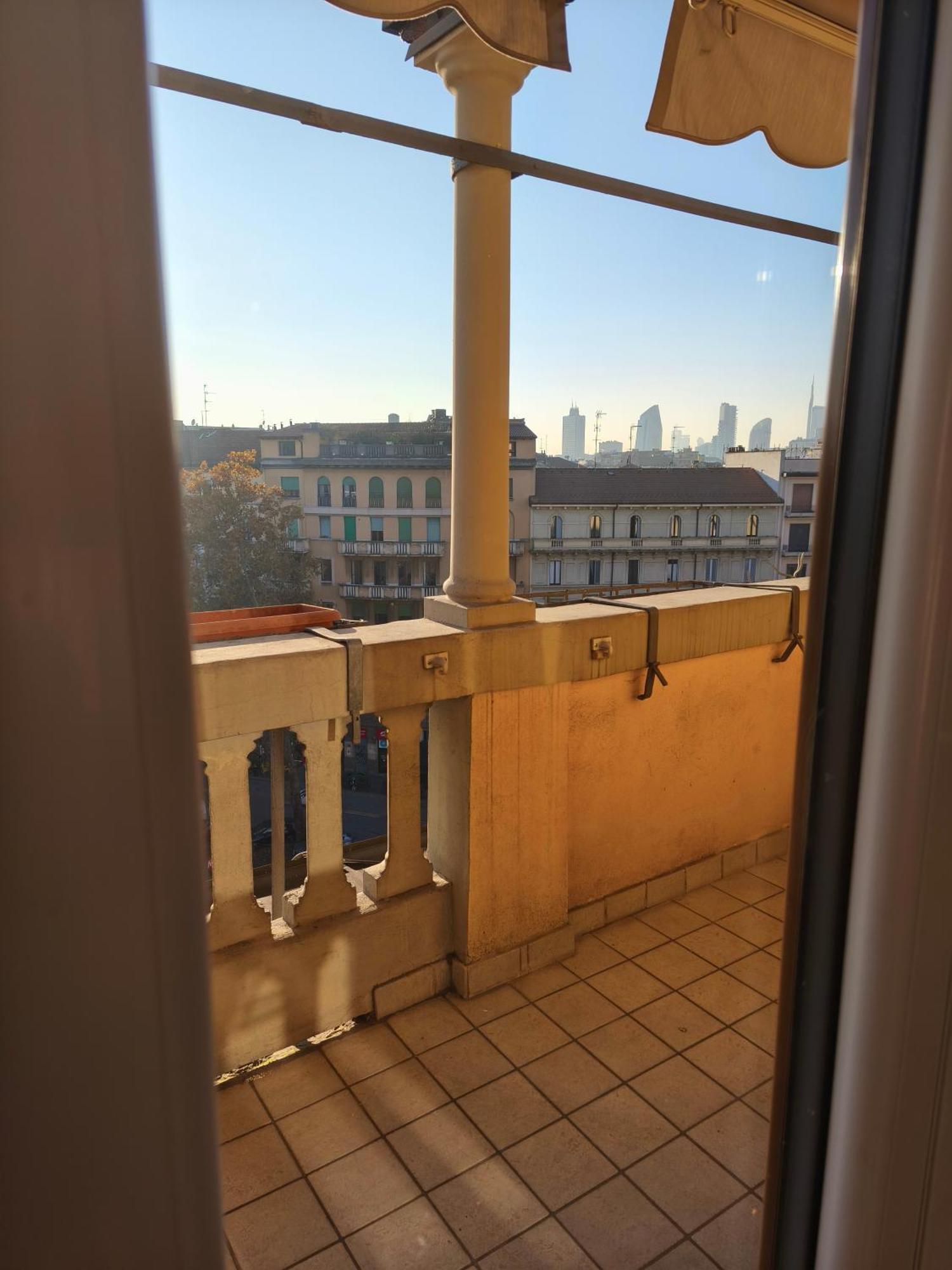 Elegant View Flat Adjacent Metro