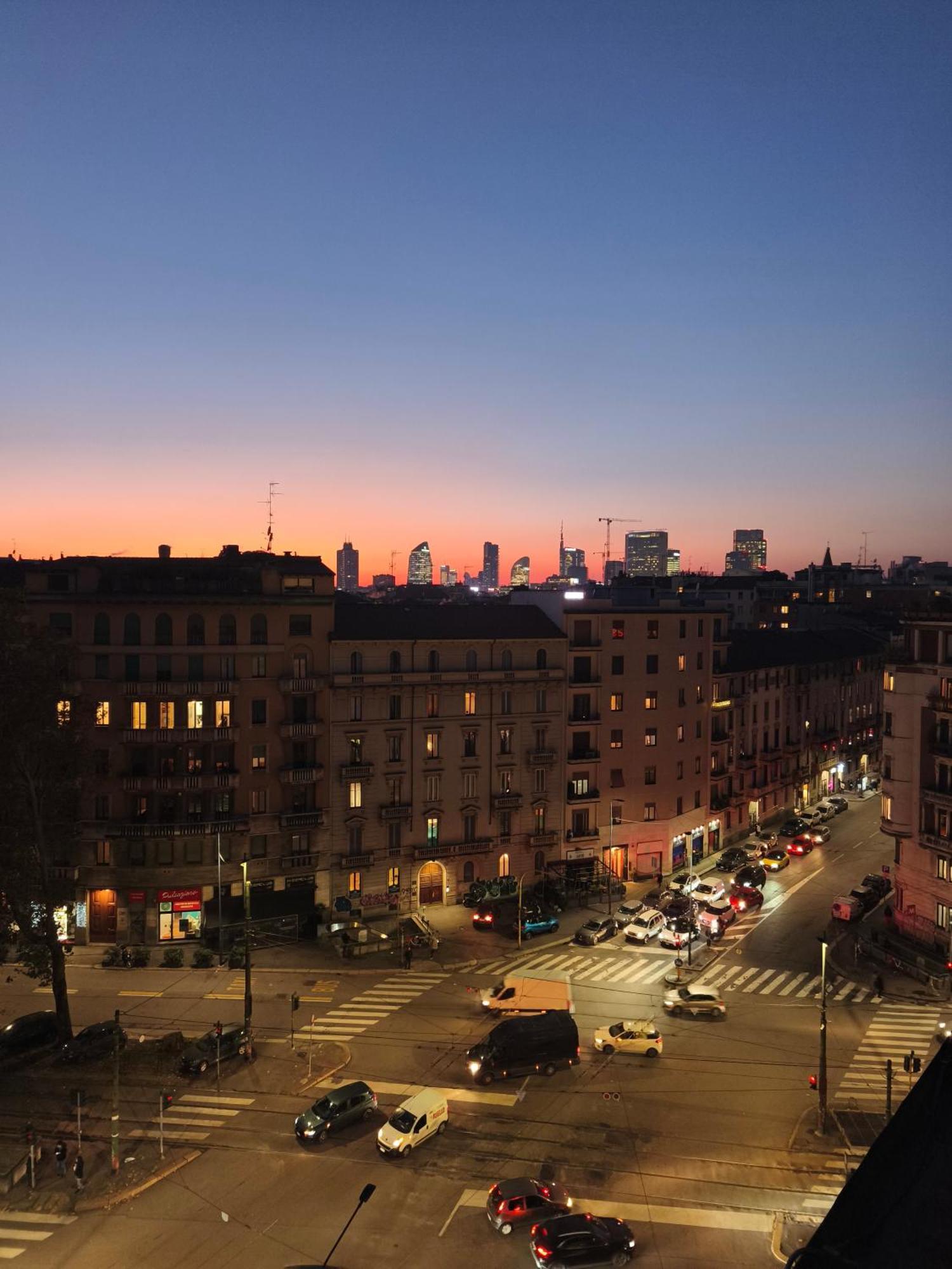 Elegant View Flat Adjacent Metro Apartment Milan