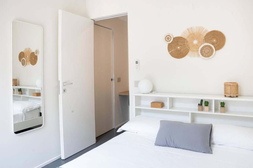 3-bedroom Design House San Babila-tricolore-m4 Milão