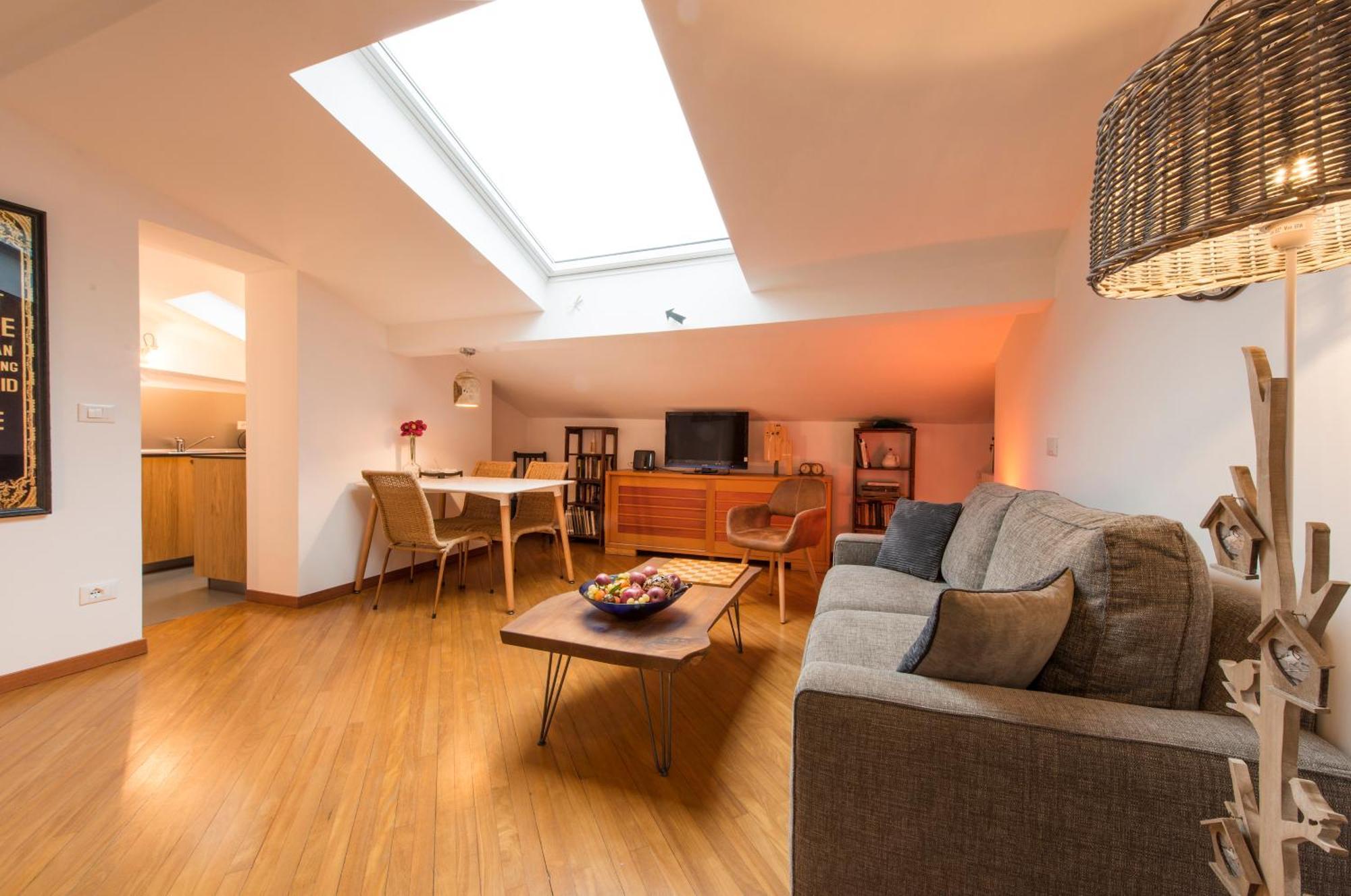 Quite And Lovely Attic - Paolo Sarpi 8 - Location * Milan