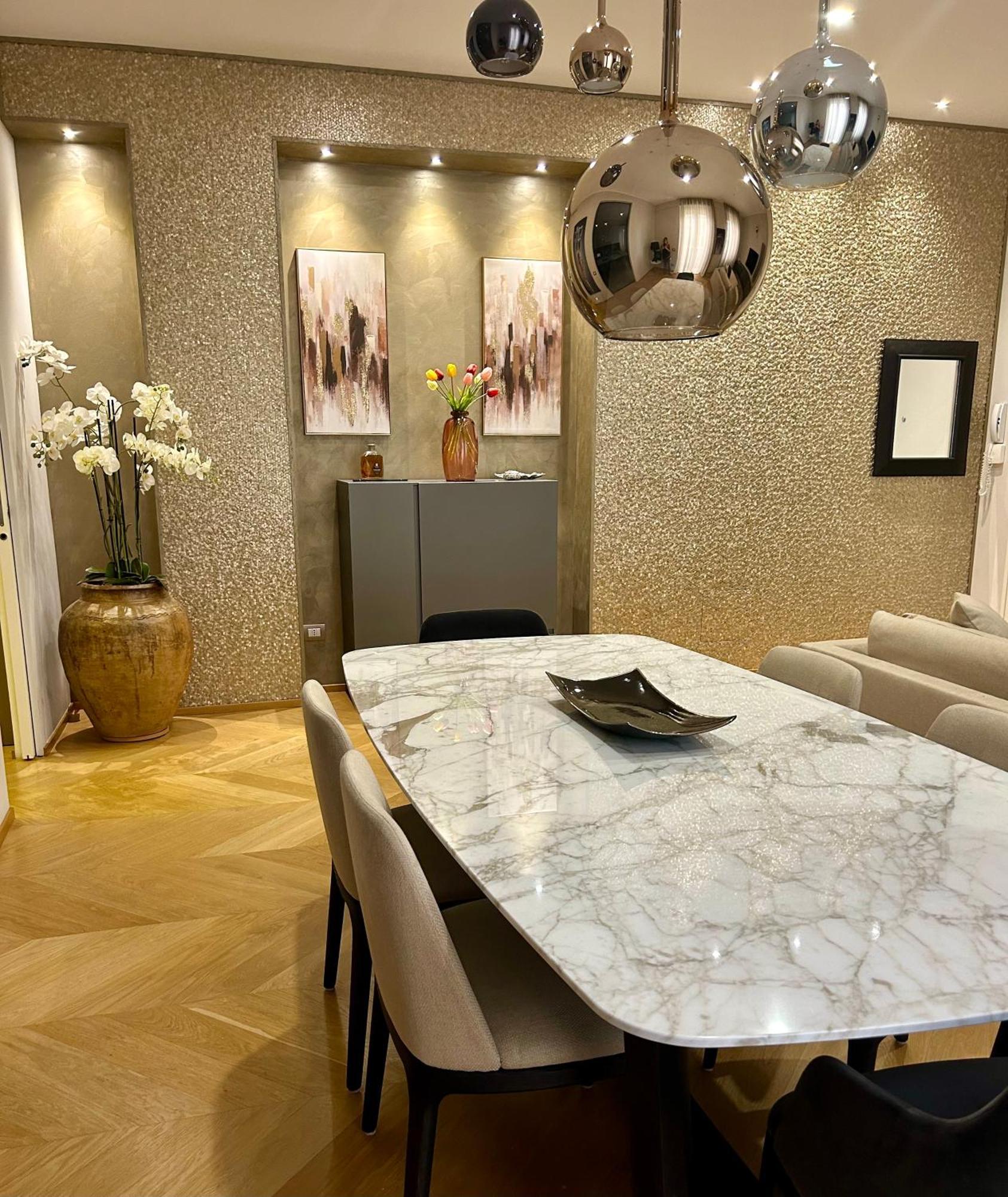 Luxury Gold Milan