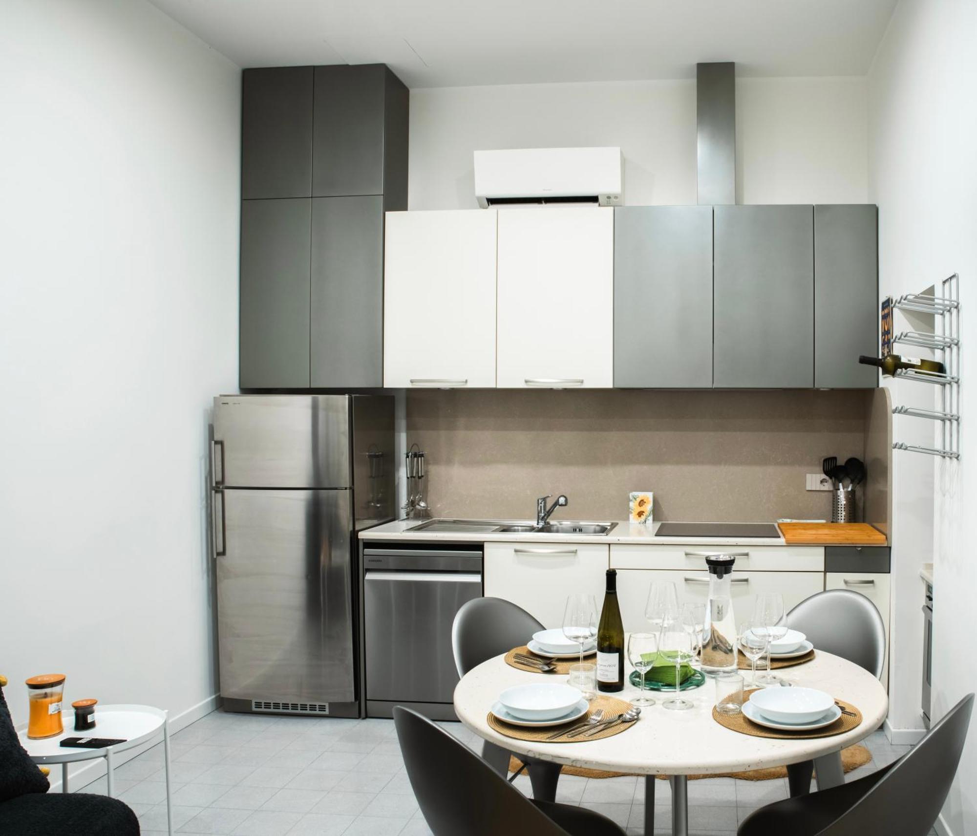 Modern * Milan