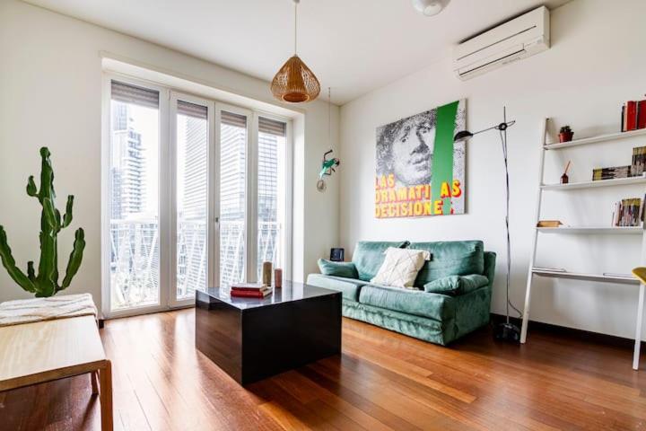 Amazing View Exclusive 9th Floor Apartment Milan