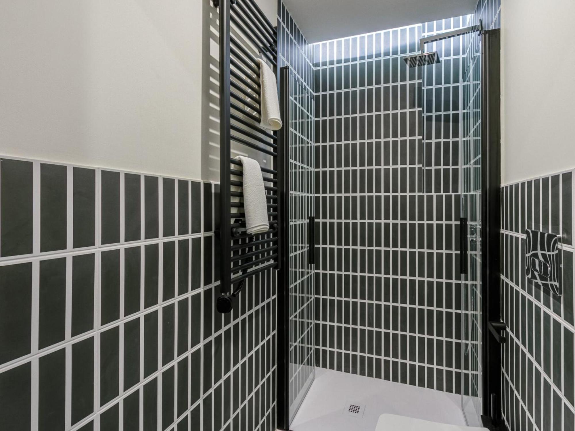 Quantum 4 Neutron Apartment Milan