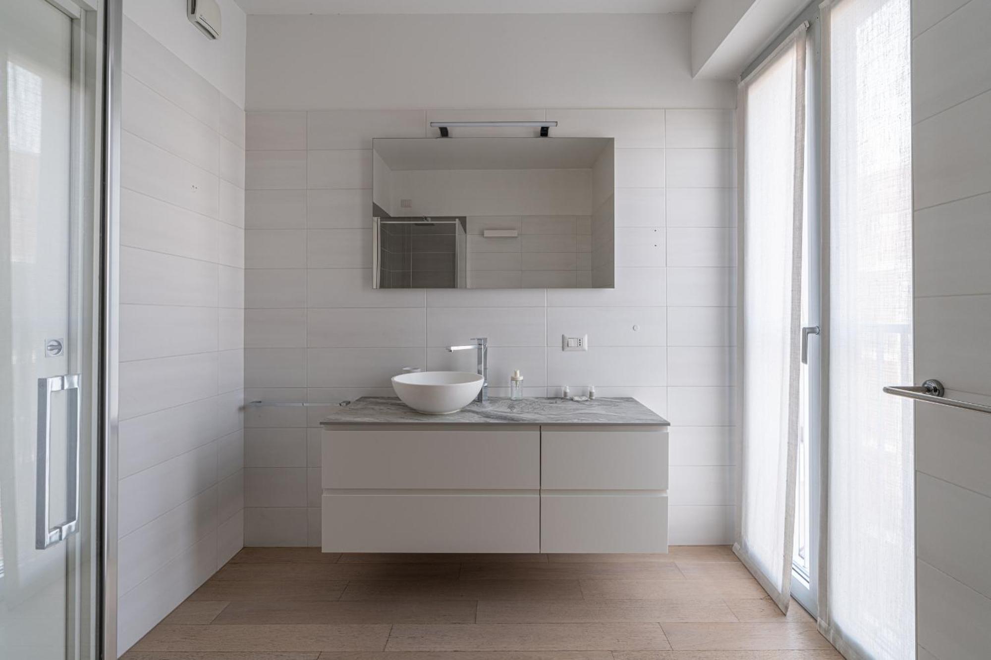 Parmenide Apartment
