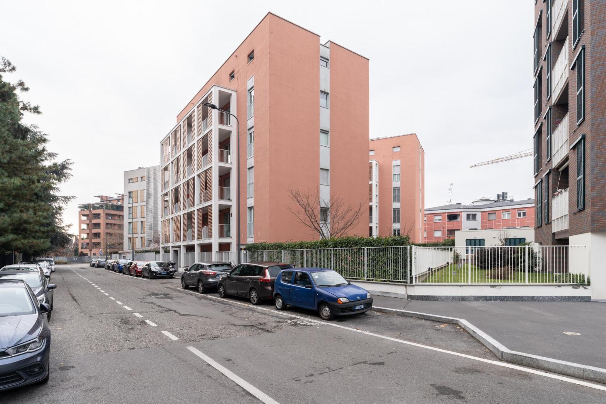 Parmenide * Milan