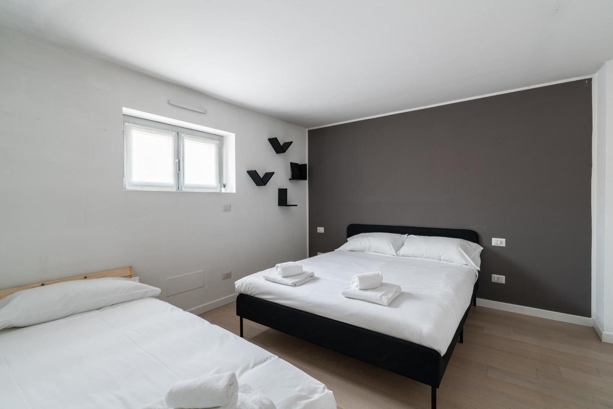 Parmenide Apartment