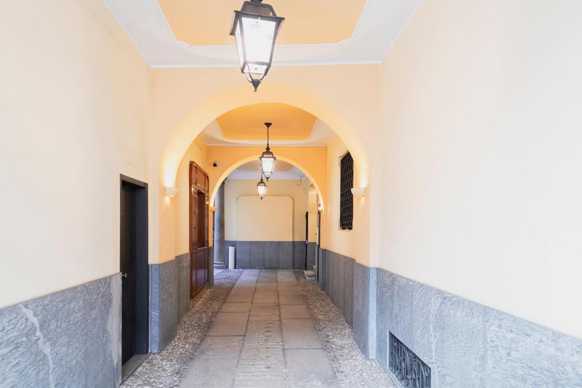 Amazing In San Babila Apartment Milan