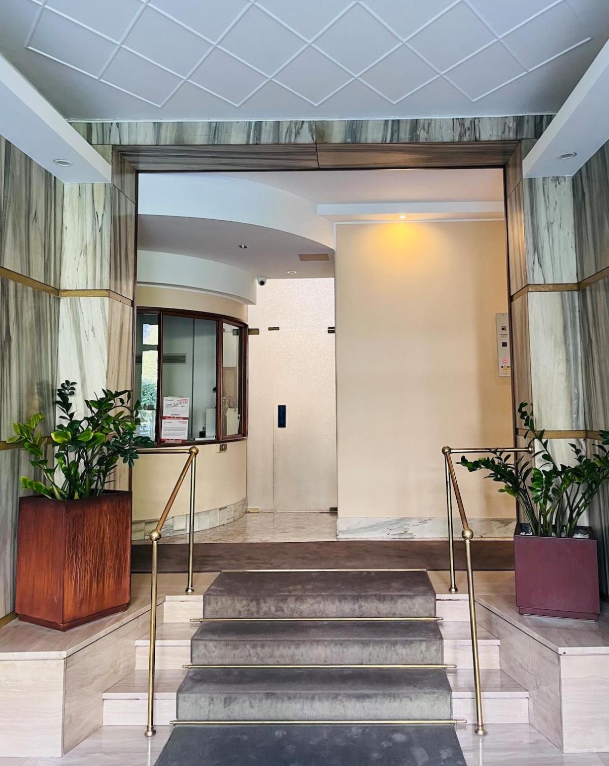 Apartment De Amicis Milan