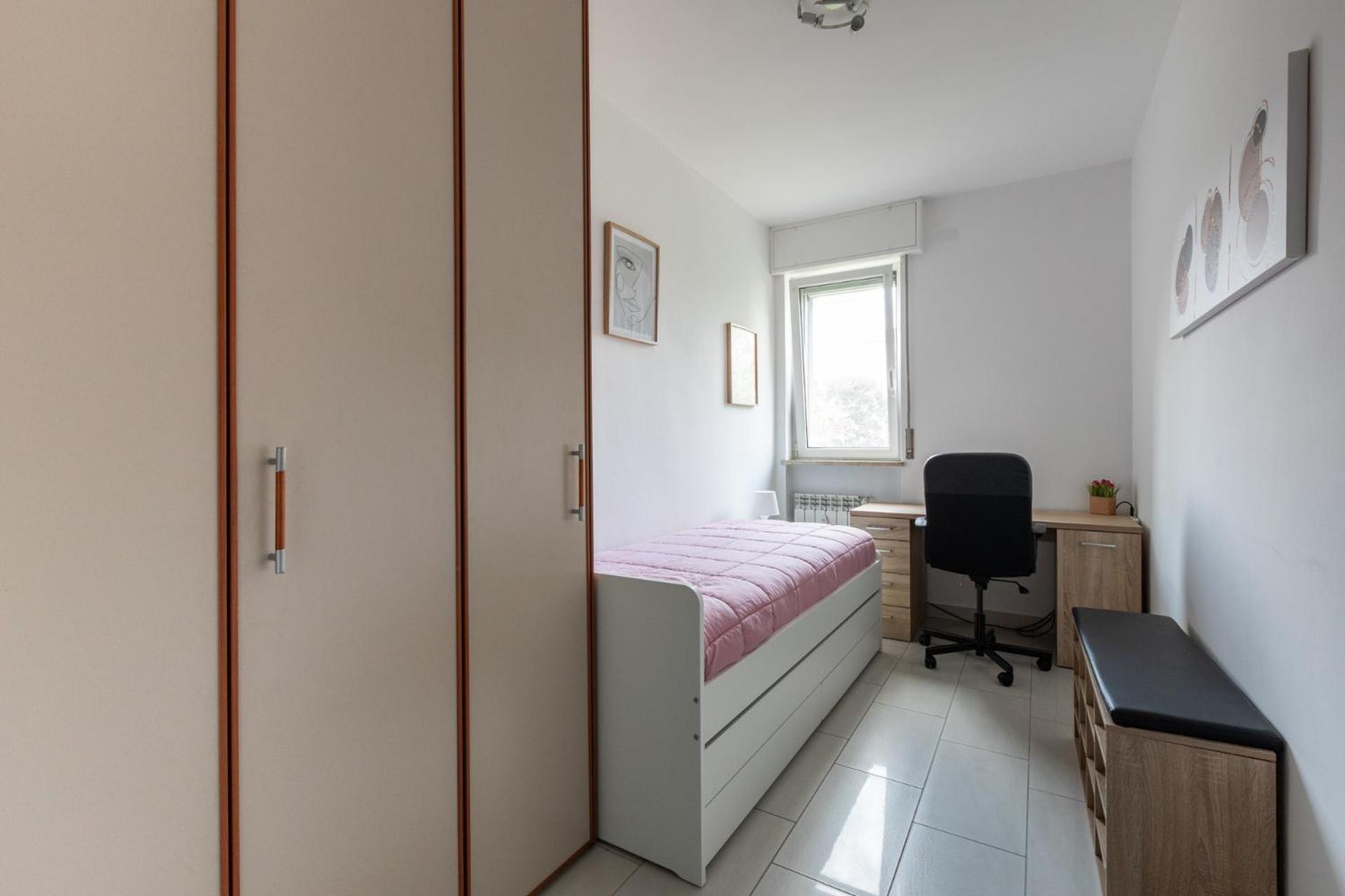 Bisceglie Mm Balcony King Apartment Milan