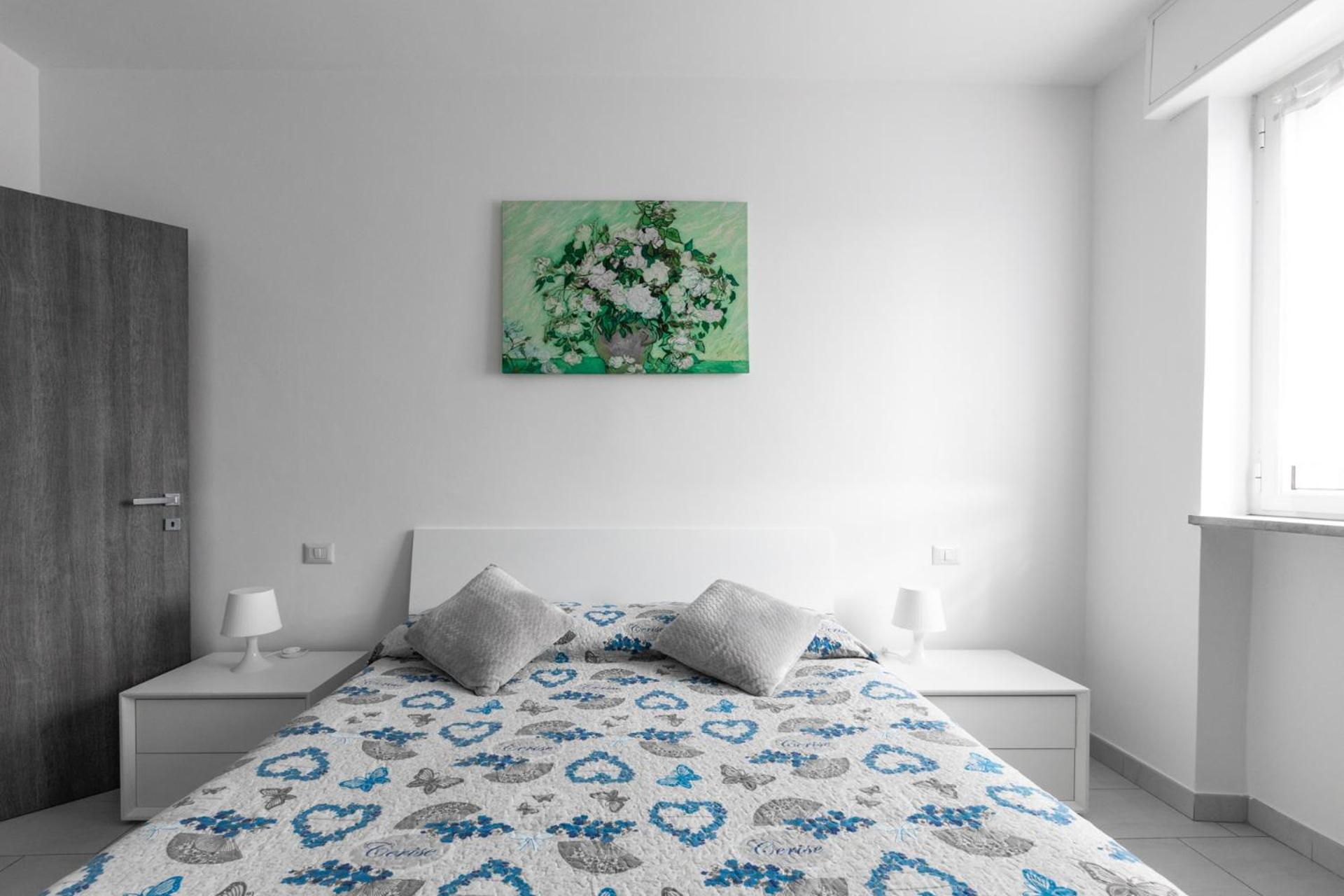 Bisceglie Mm Balcony King Apartment Milan
