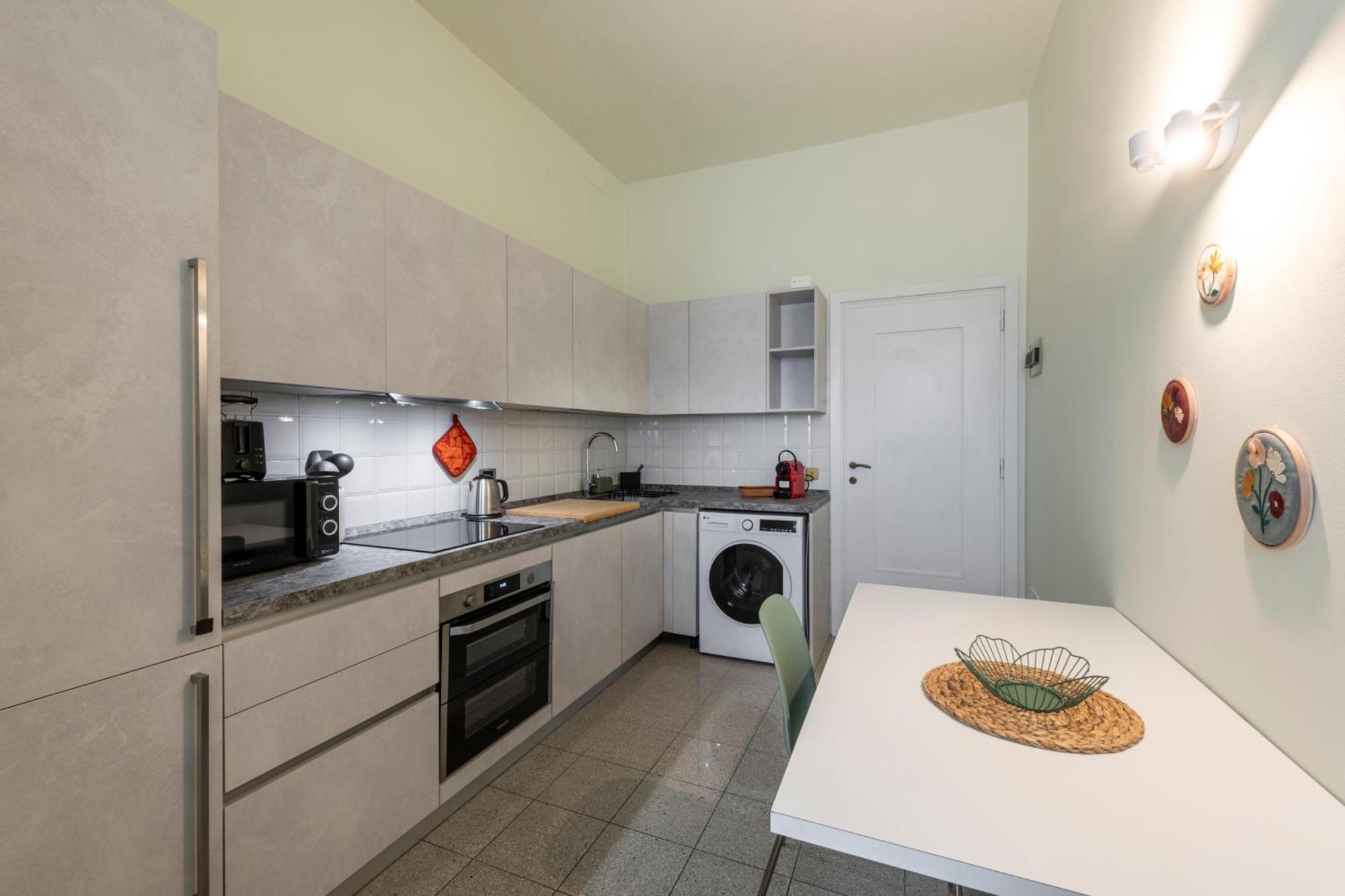 110mq Santa Sofia Apartment, In The Center Of Milan, 10 Min Walk From Duomo * Milan