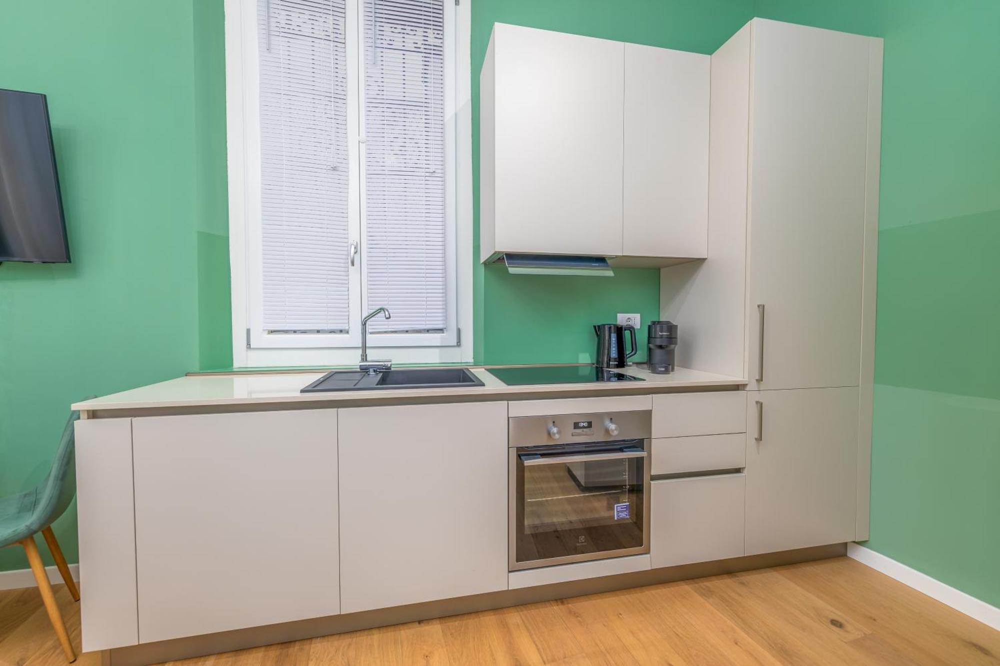 Solari Apartment, In Design Area, Near Tortona District, Apartment Milan