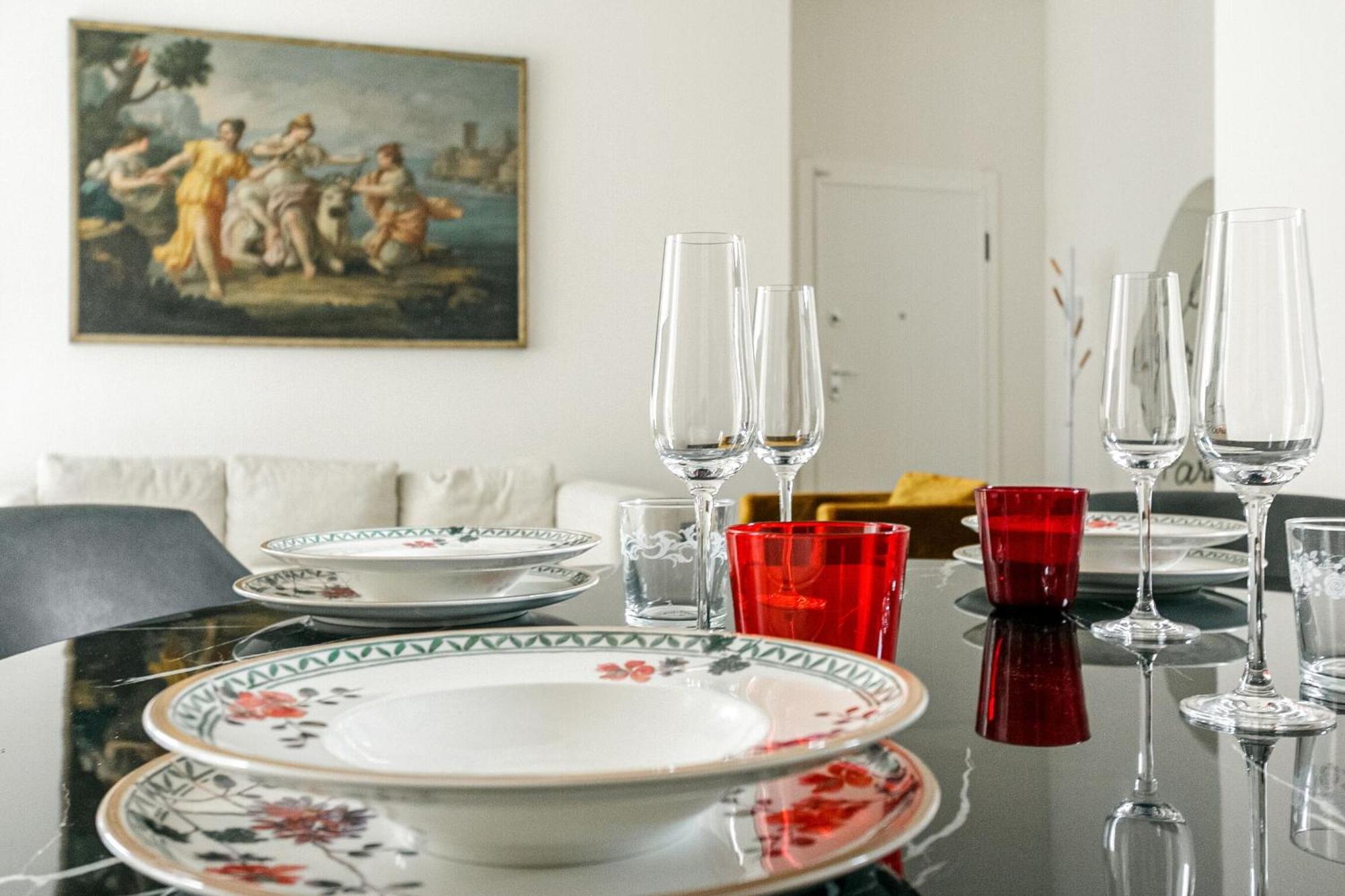 Palazzo Visconti Di Modrone, Two Beautiful By Halldis Apartment Milan