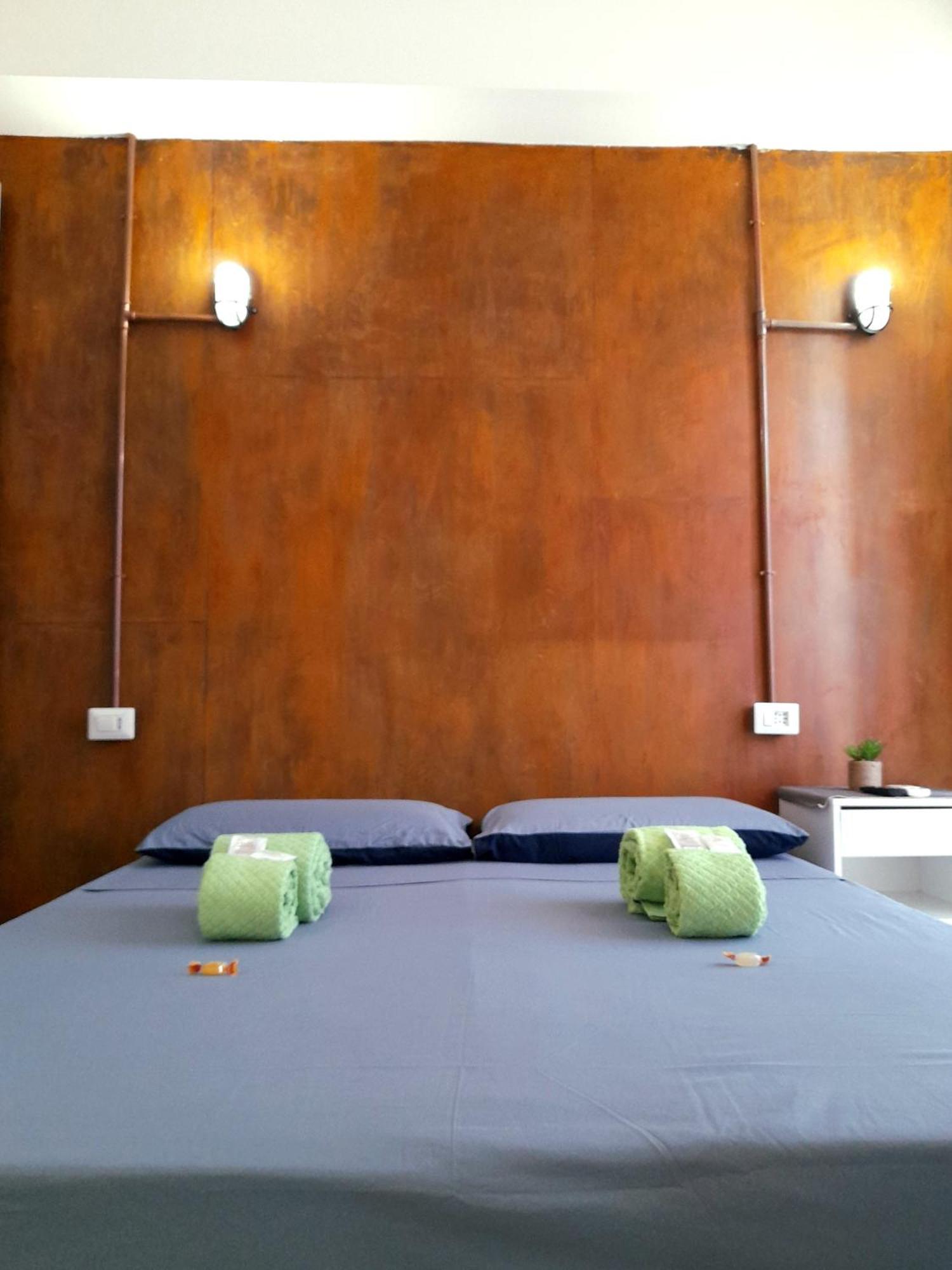 Guest house -l' Oasi Del Turista, 1- Station *
