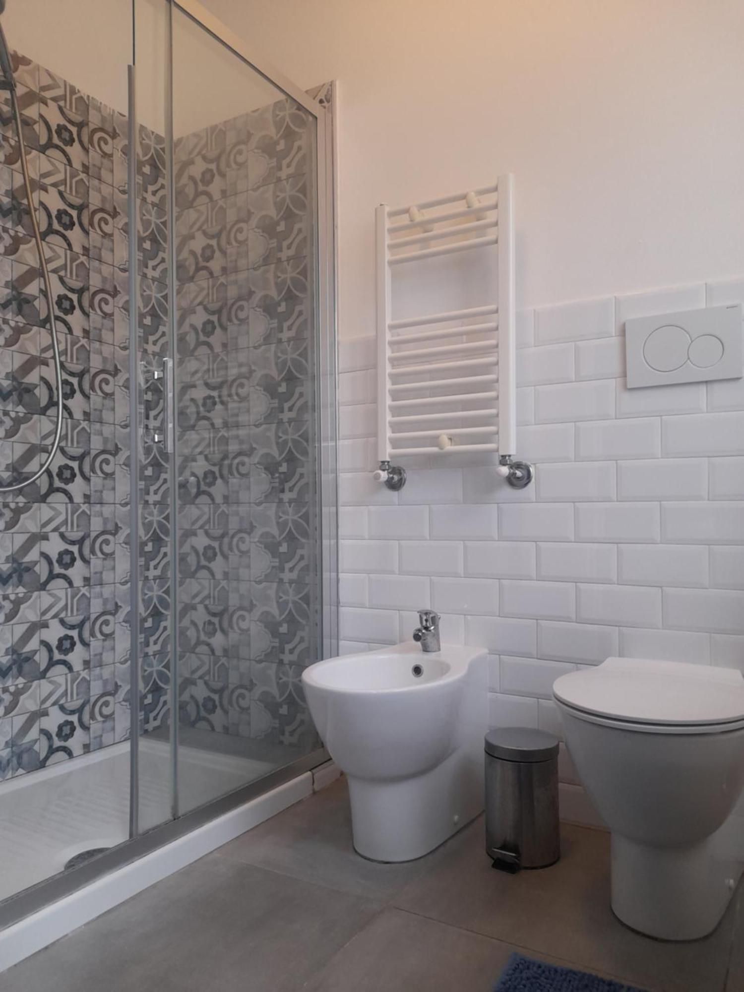 -l' Oasi Del Turista, 1- Station Guest house Milan
