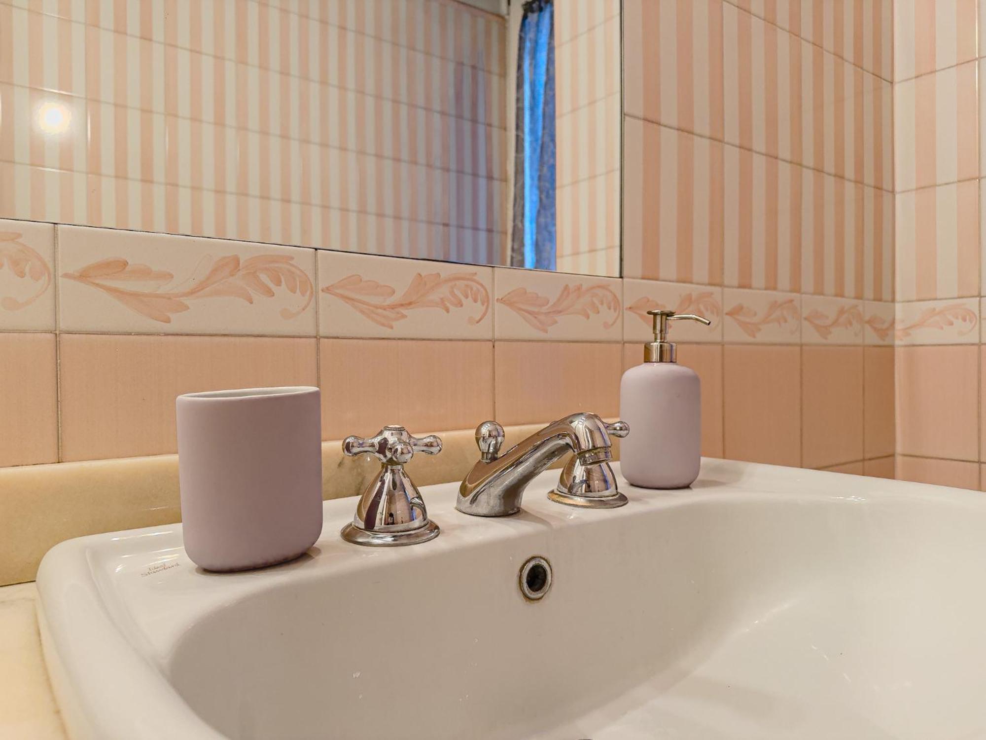 Isola District Apartment Milan