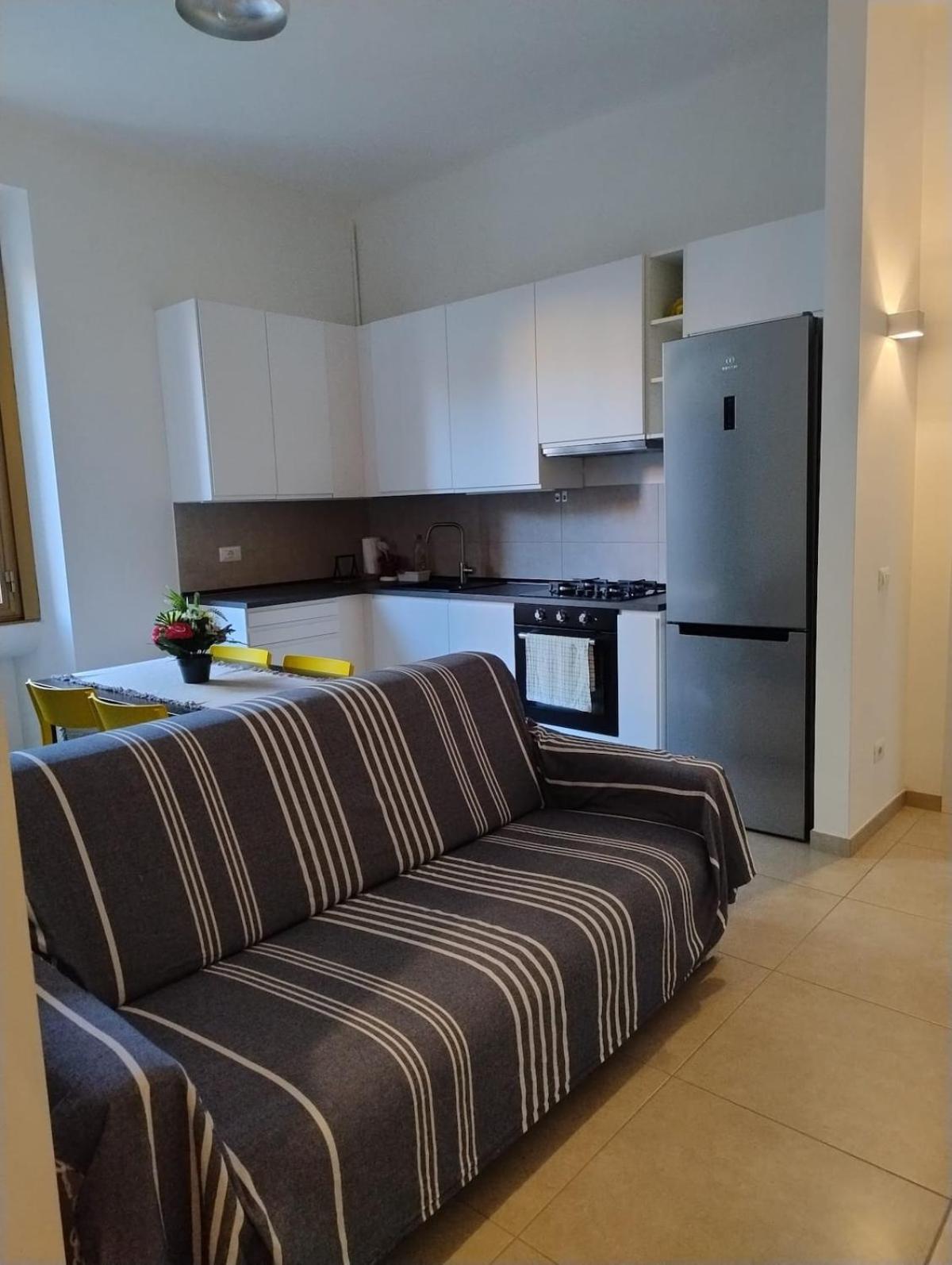 Apartment Renovated Near Metro And Station - Laurana
