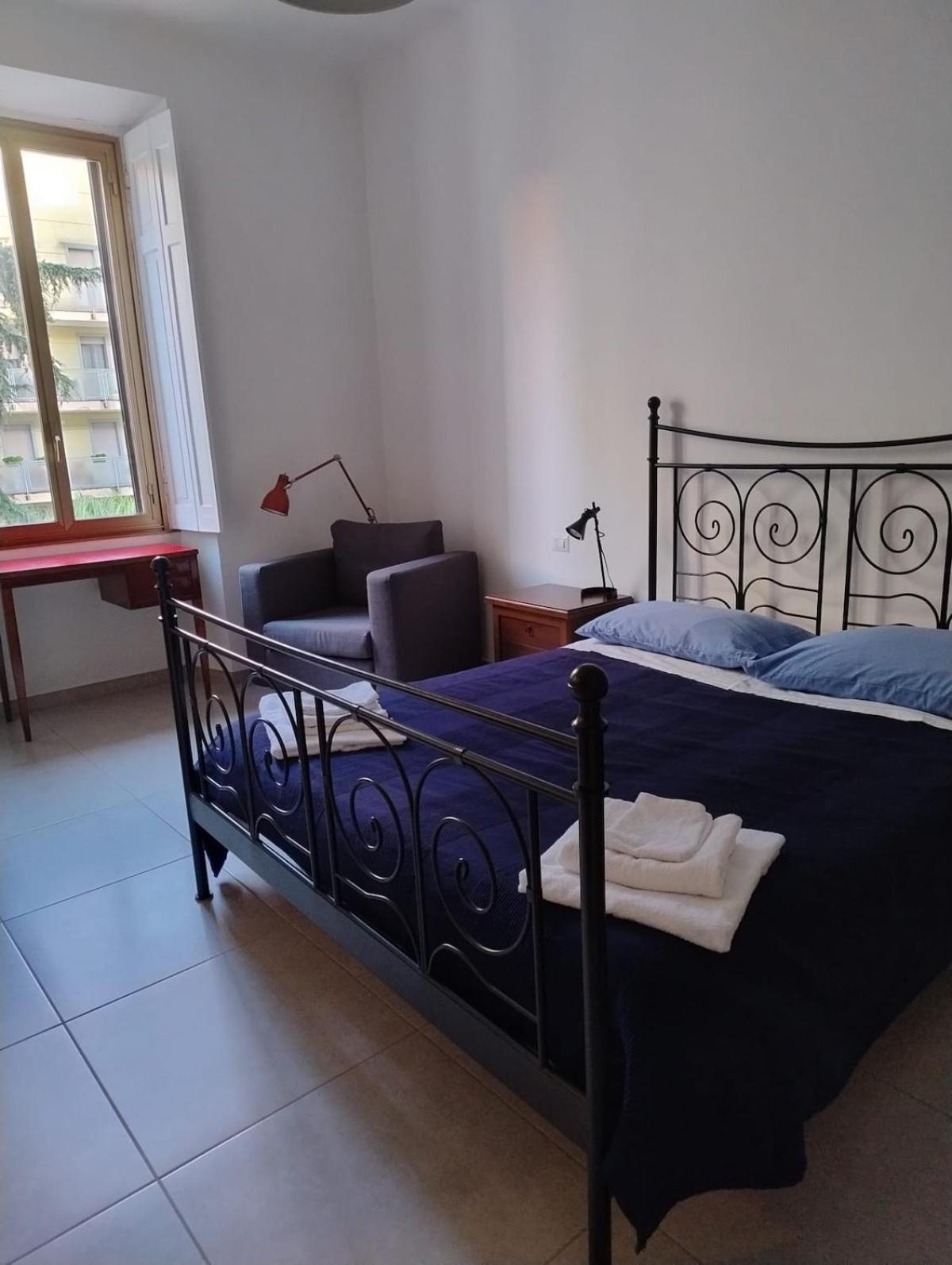 Renovated Near Metro And Station - Laurana Apartment