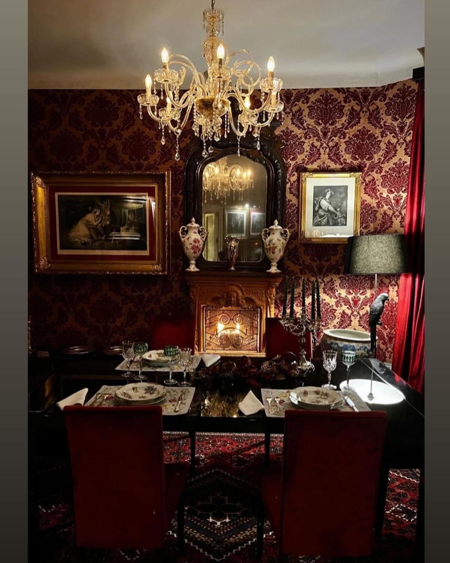Luxury In Art Nouveau Building Next To Metro Station Milan